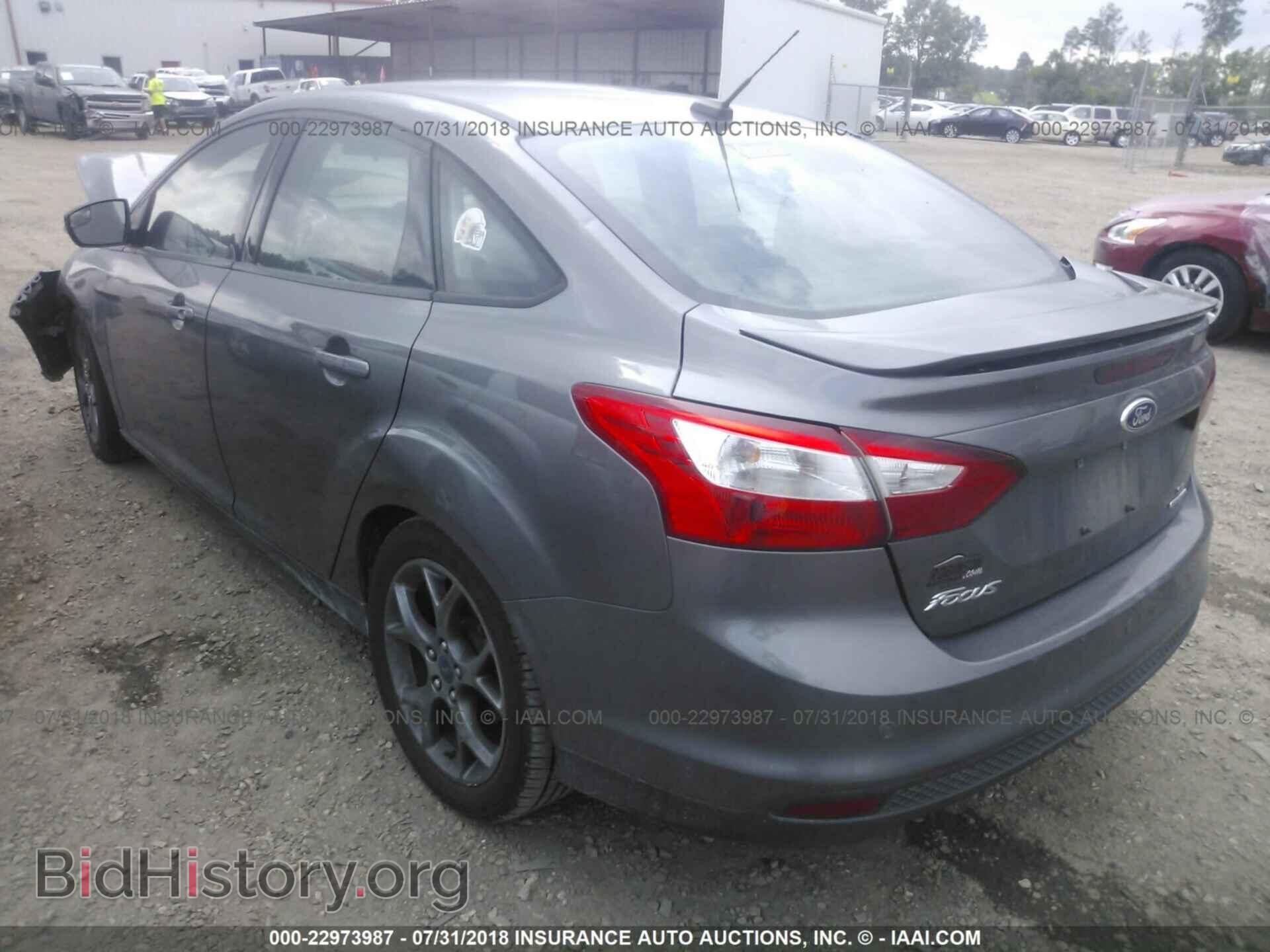 2014 Ford Focus - VIN: 1FADP3F26EL103720 - Photo 3