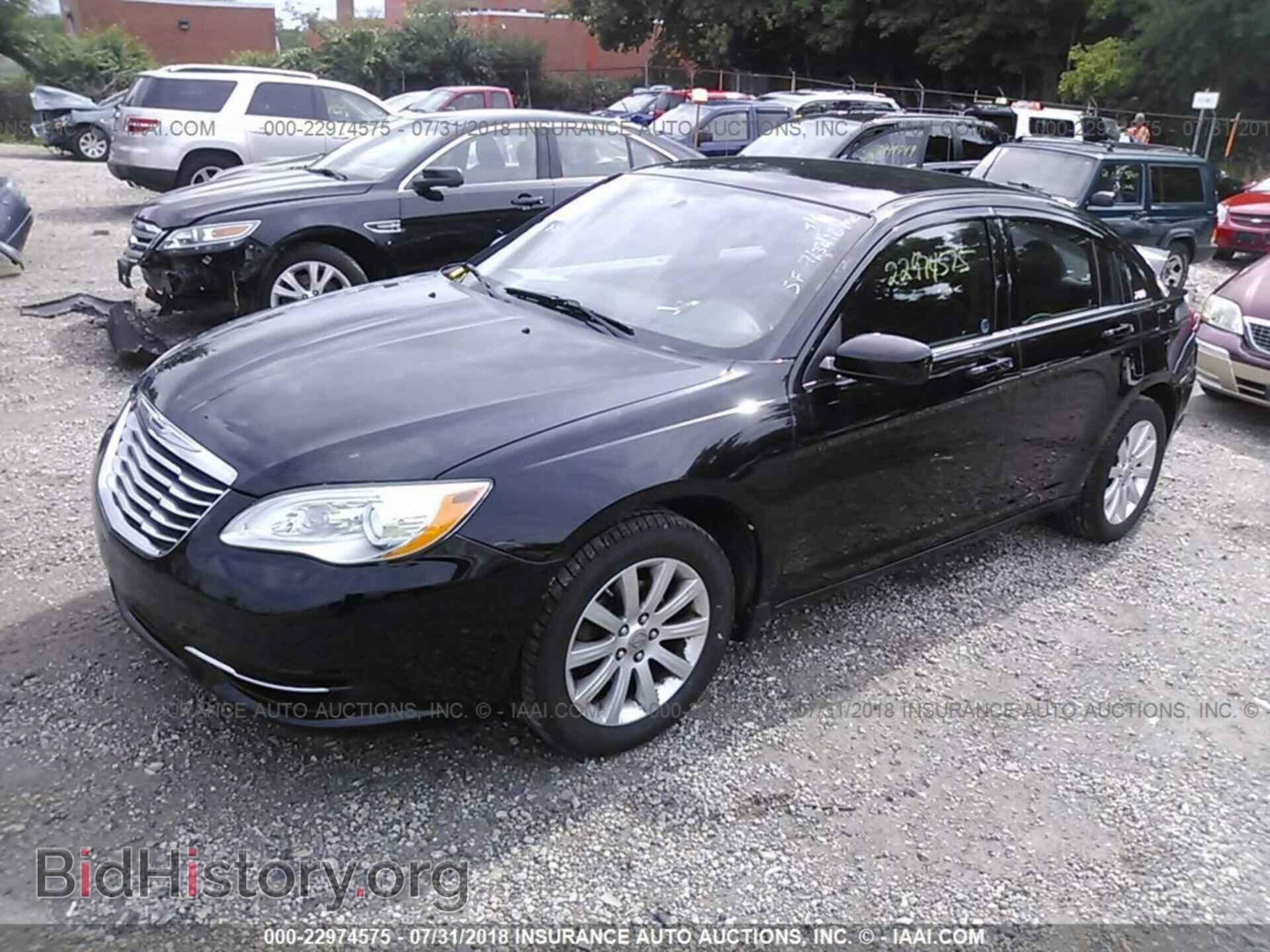 2013 Chrysler 200 - VIN: 1C3CCBBB5DN706232 - Photo 2