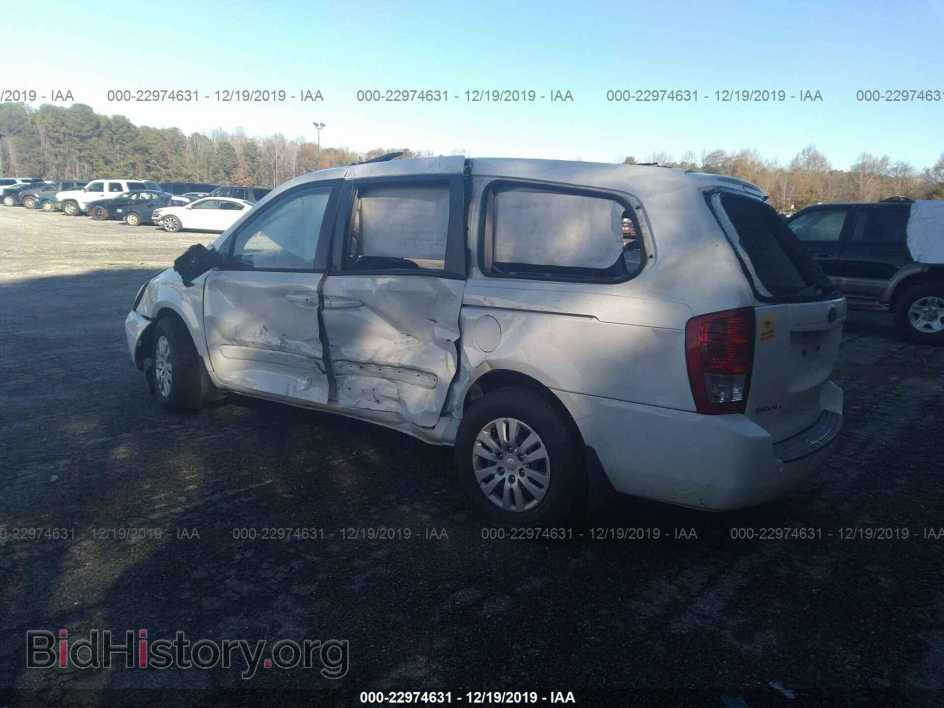 2014 KIA Sedona - VIN: KNDMG4C75E6536637 - Фото 3