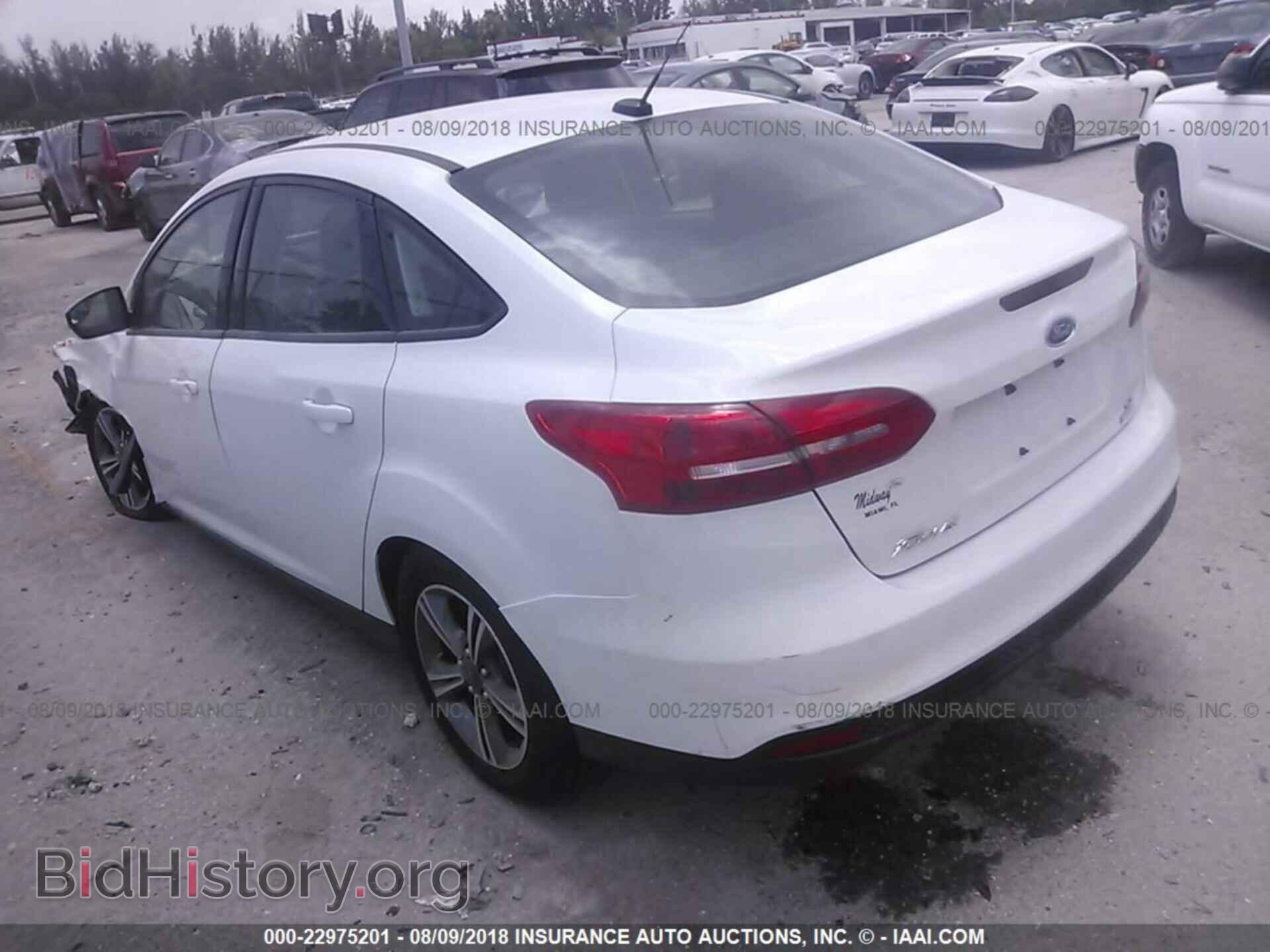2017 Ford Focus - VIN: 1FADP3FEXHL298042 - Фото 3
