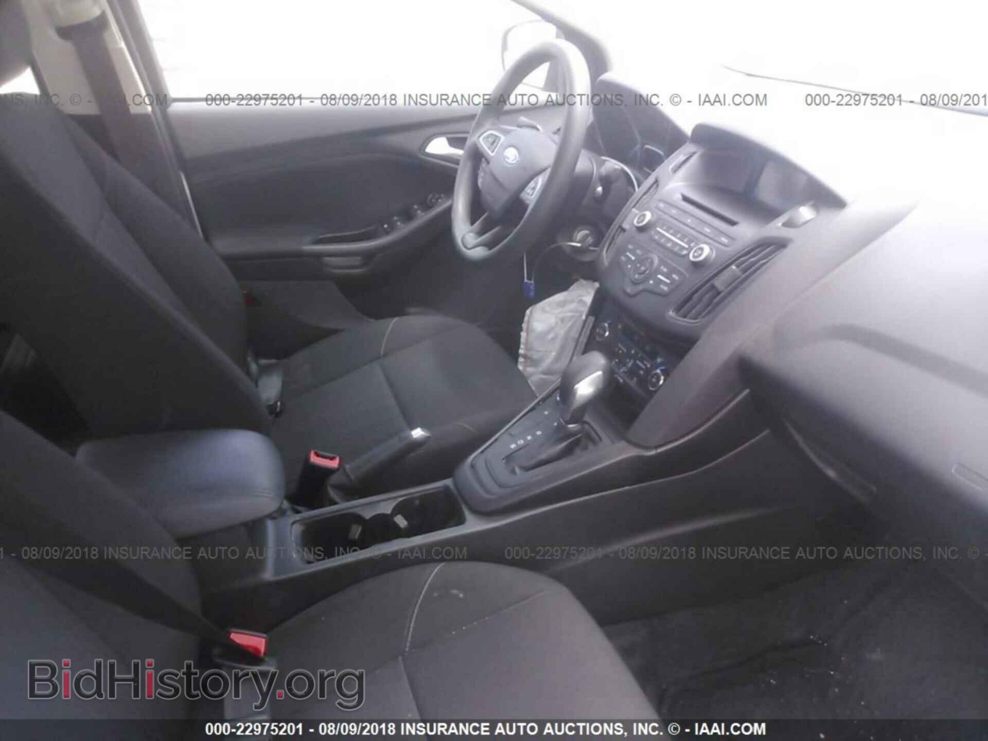 2017 Ford Focus - VIN: 1FADP3FEXHL298042 - Фото 5