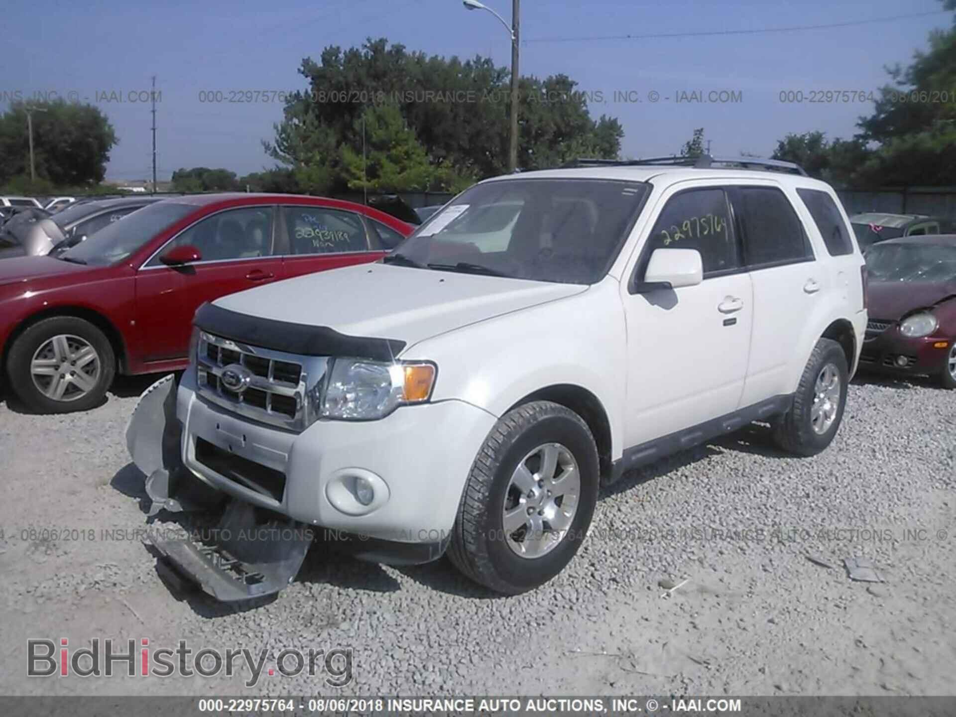 2011 Ford Escape - VIN: 1FMCU0EG2BKB11952 - Фото 2
