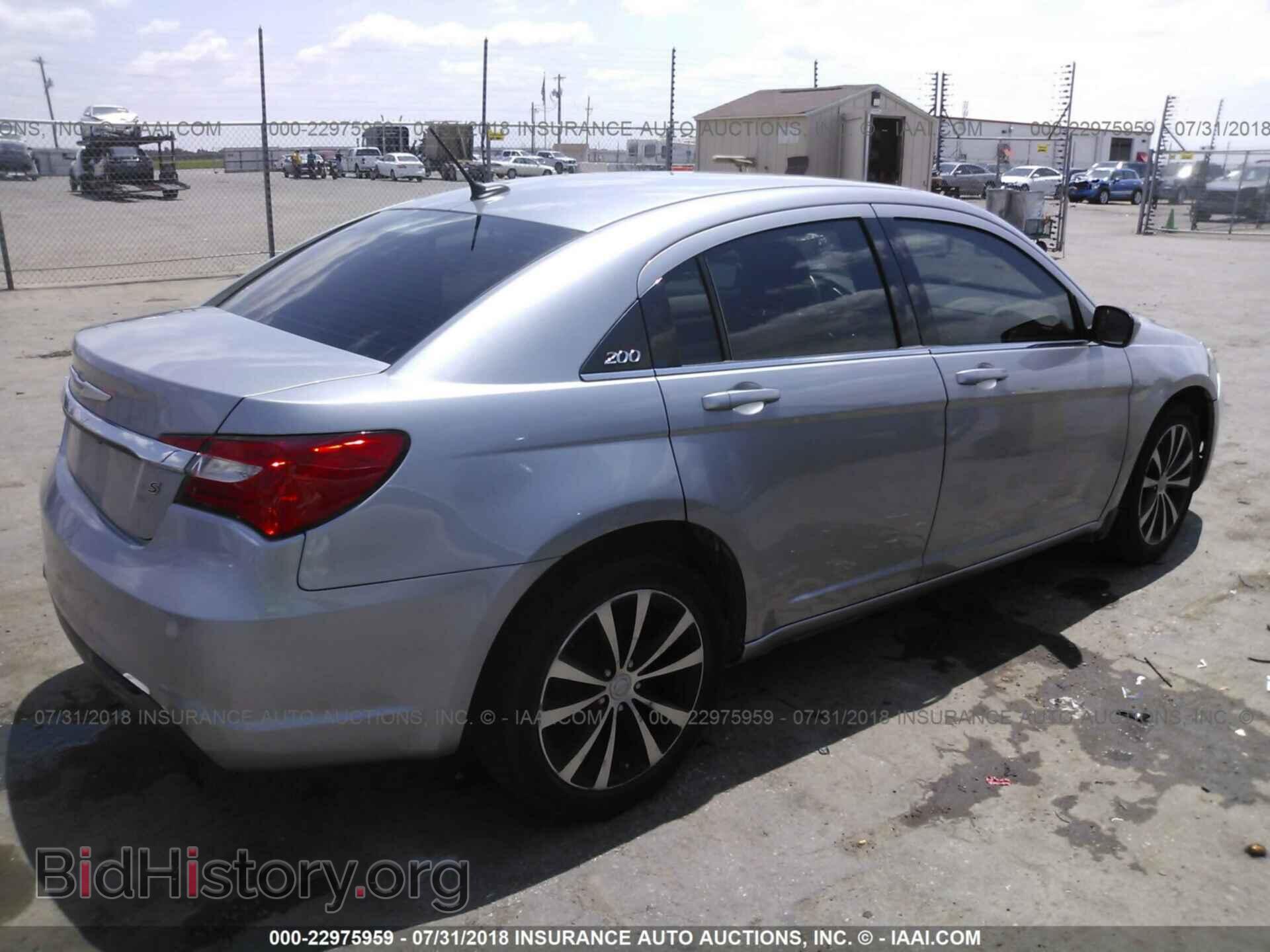 2013 Chrysler 200 - VIN: 1C3CCBBB6DN684712 - Photo 4