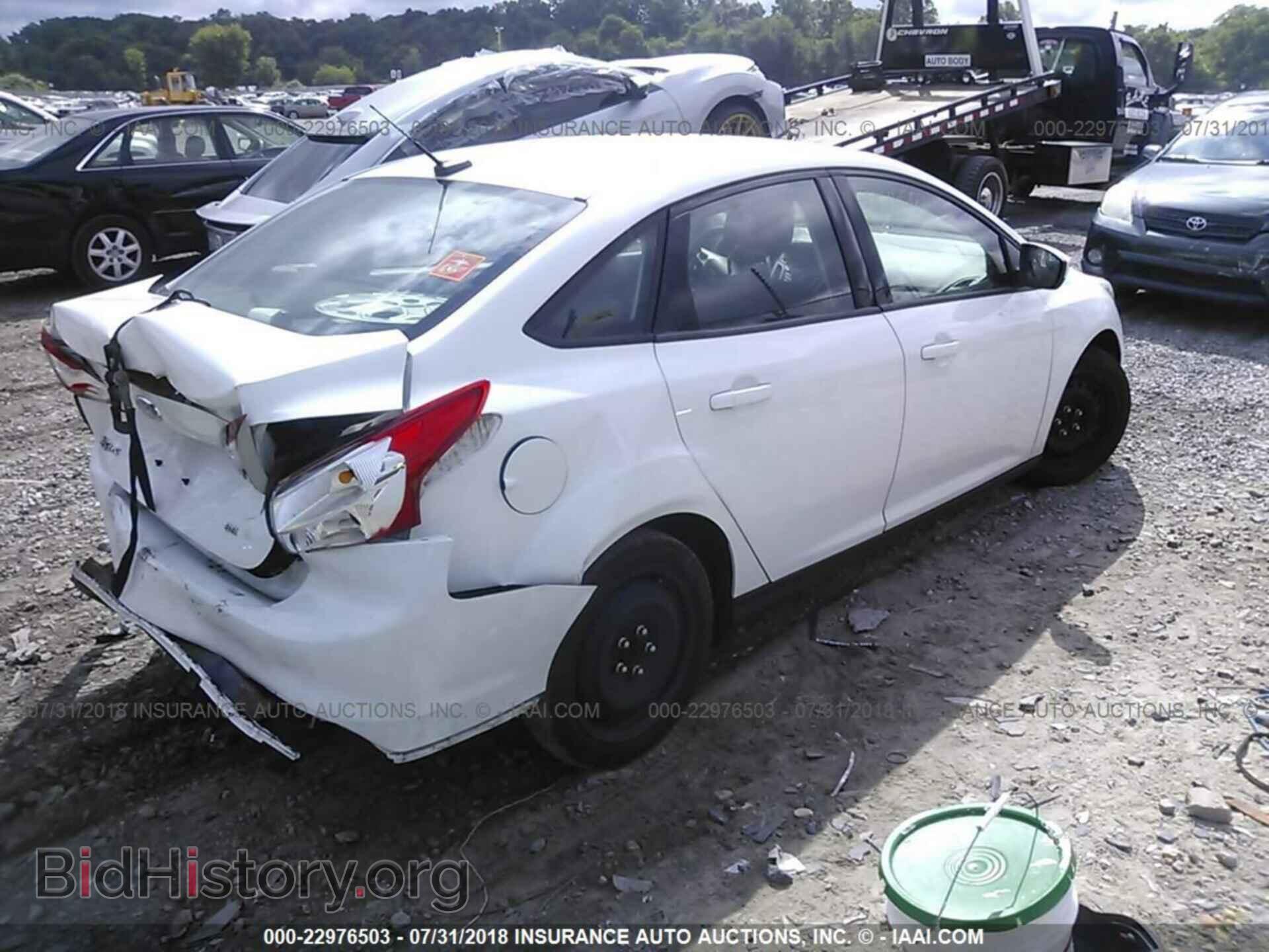 2012 Ford Focus - VIN: 1FAHP3F25CL207761 - Photo 4