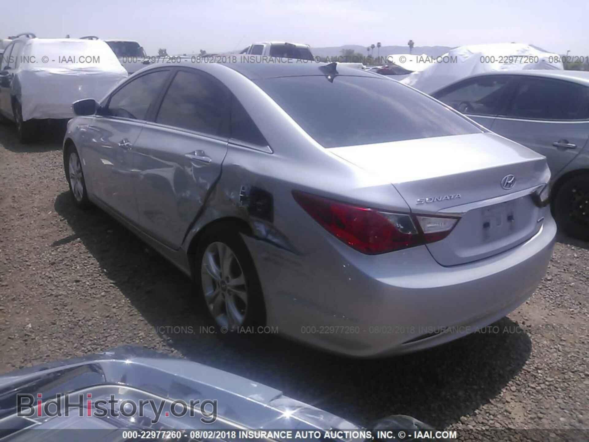 2012 Hyundai Sonata - VIN: 5NPEC4AC2CH393567 - Photo 3