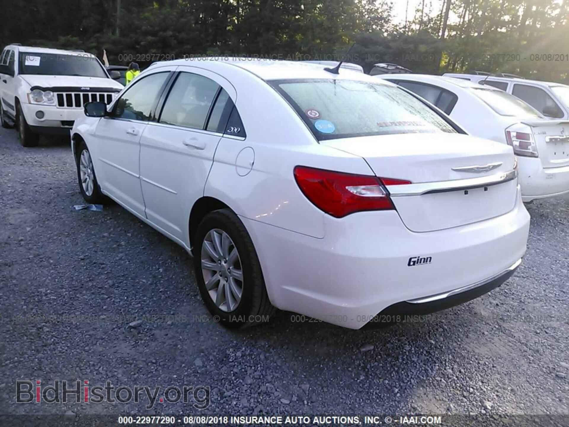 2013 Chrysler 200 - VIN: 1C3CCBBB8DN666129 - Фото 3