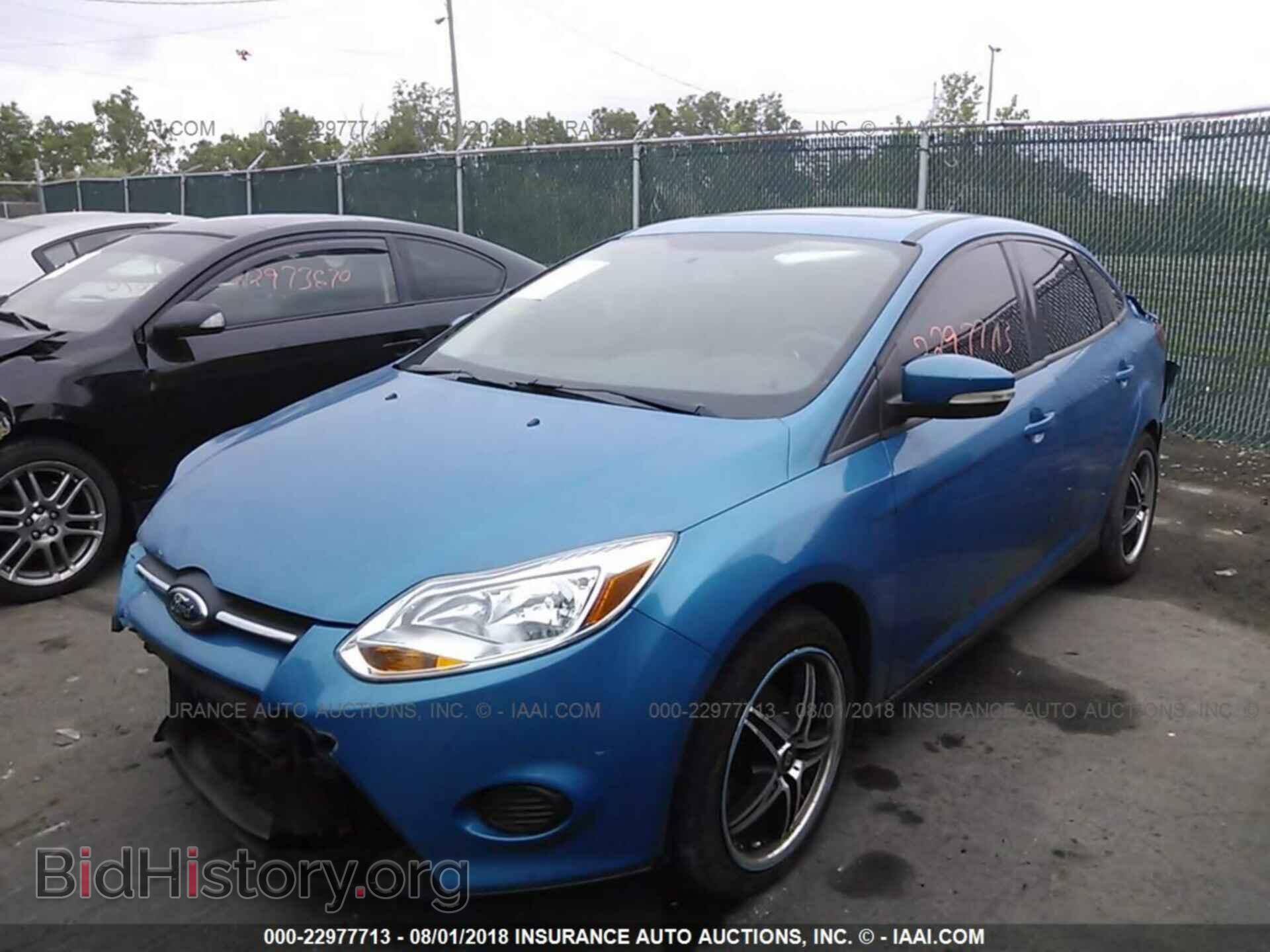 2013 Ford Focus - VIN: 1FADP3F25DL183235 - Photo 2