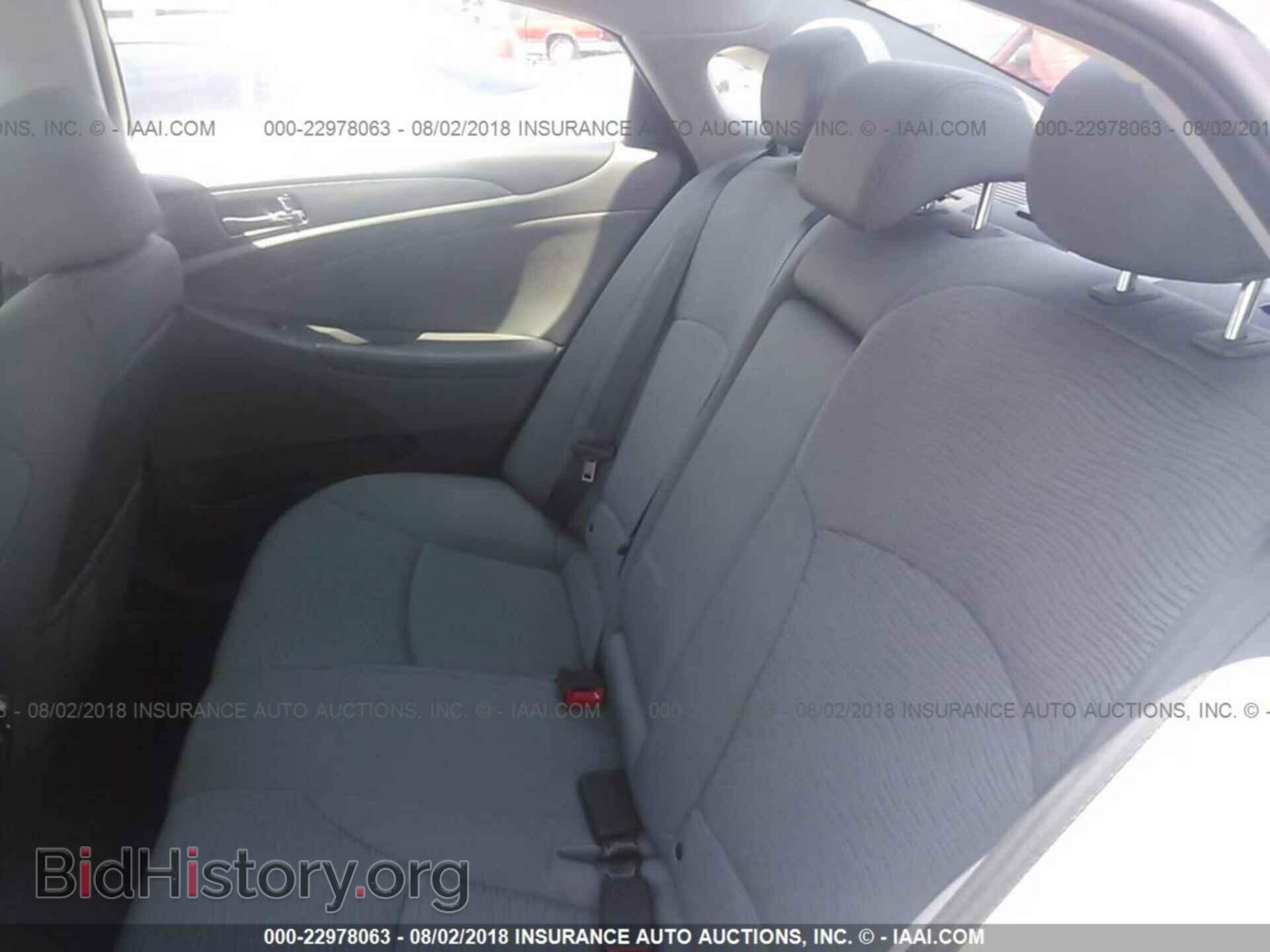 2012 Hyundai Sonata - VIN: KMHEC4A40CA024198 - Photo 8