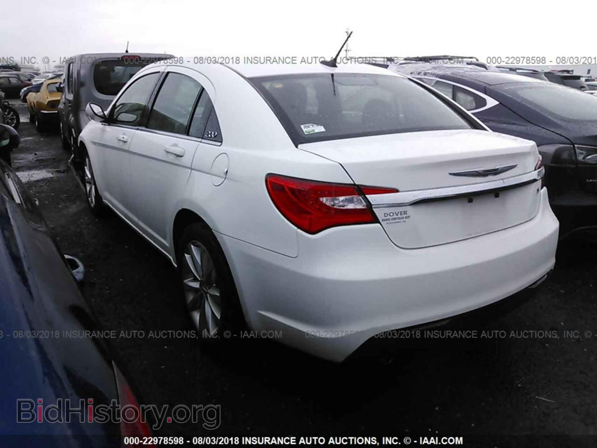 2014 Chrysler 200 - VIN: 1C3CCBBG6EN118546 - Фото 3