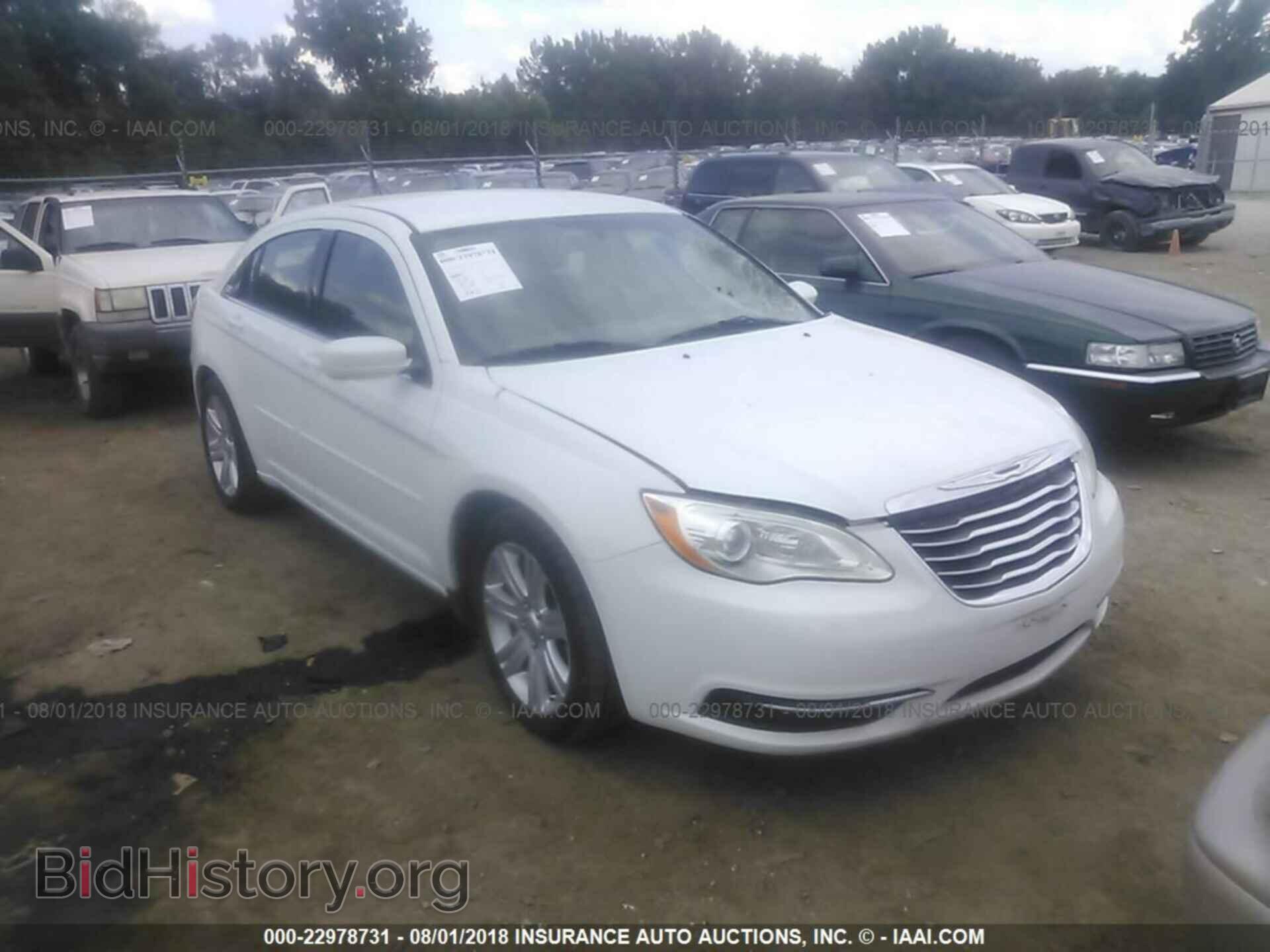 Фотография 1C3CCBAB8CN318105 - Chrysler 200 2012