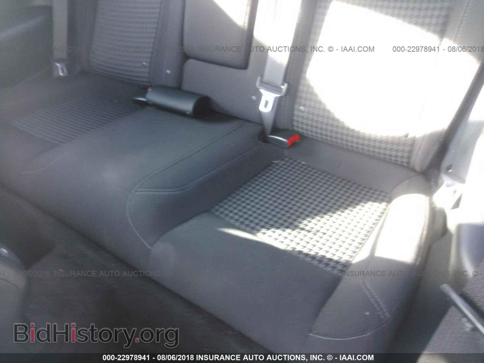 2016 Dodge Challenger - VIN: 2C3CDZAG5GH176702 - Photo 8