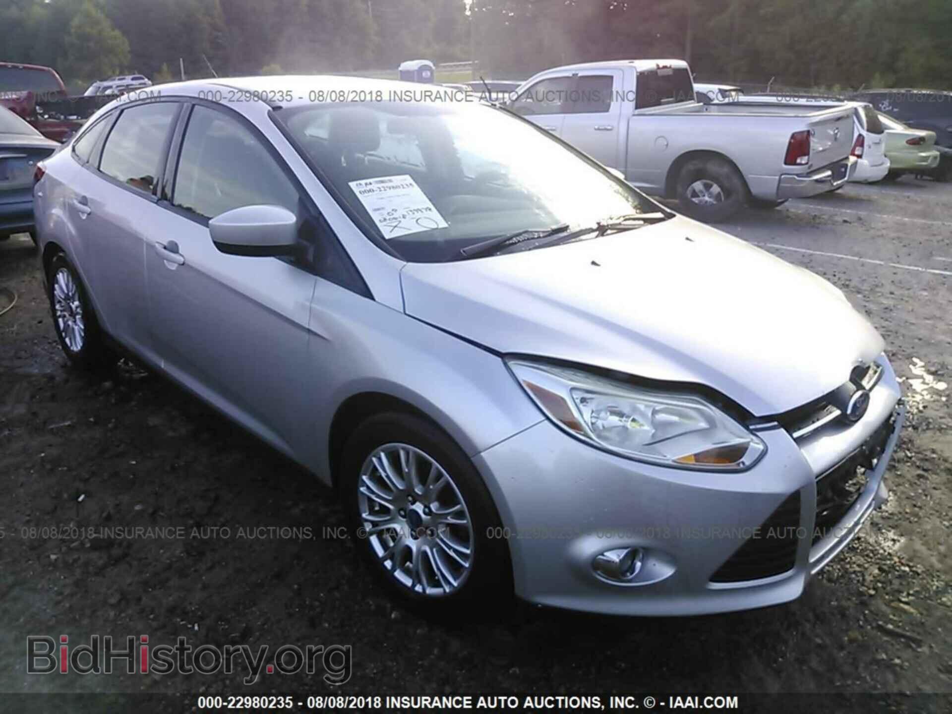 Photo 1FAHP3F27CL123456 - Ford Focus 2012