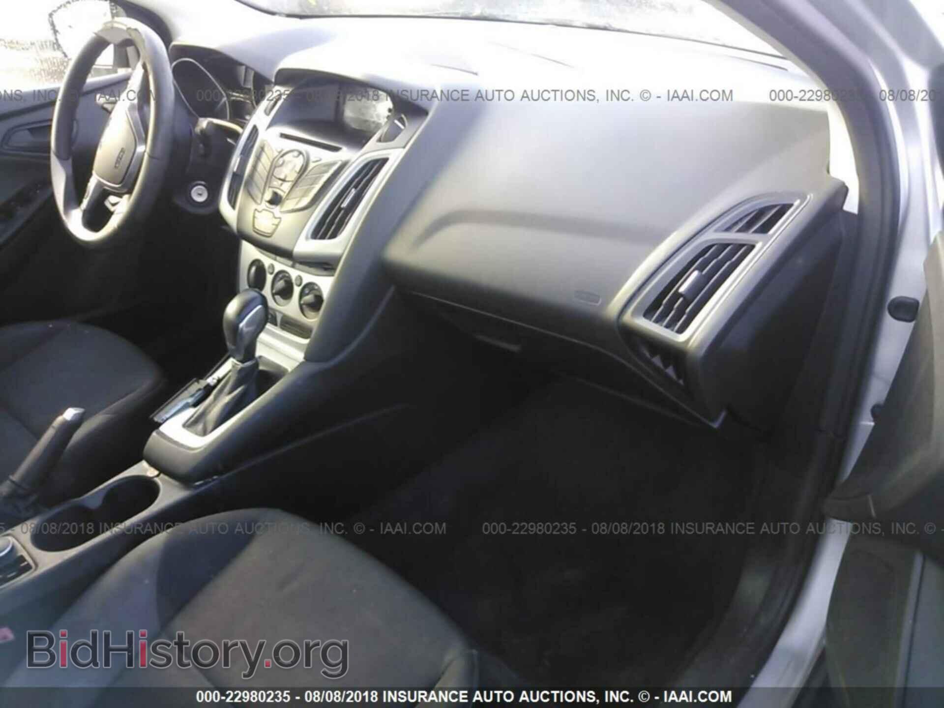 2012 Ford Focus - VIN: 1FAHP3F27CL123456 - Фото 5