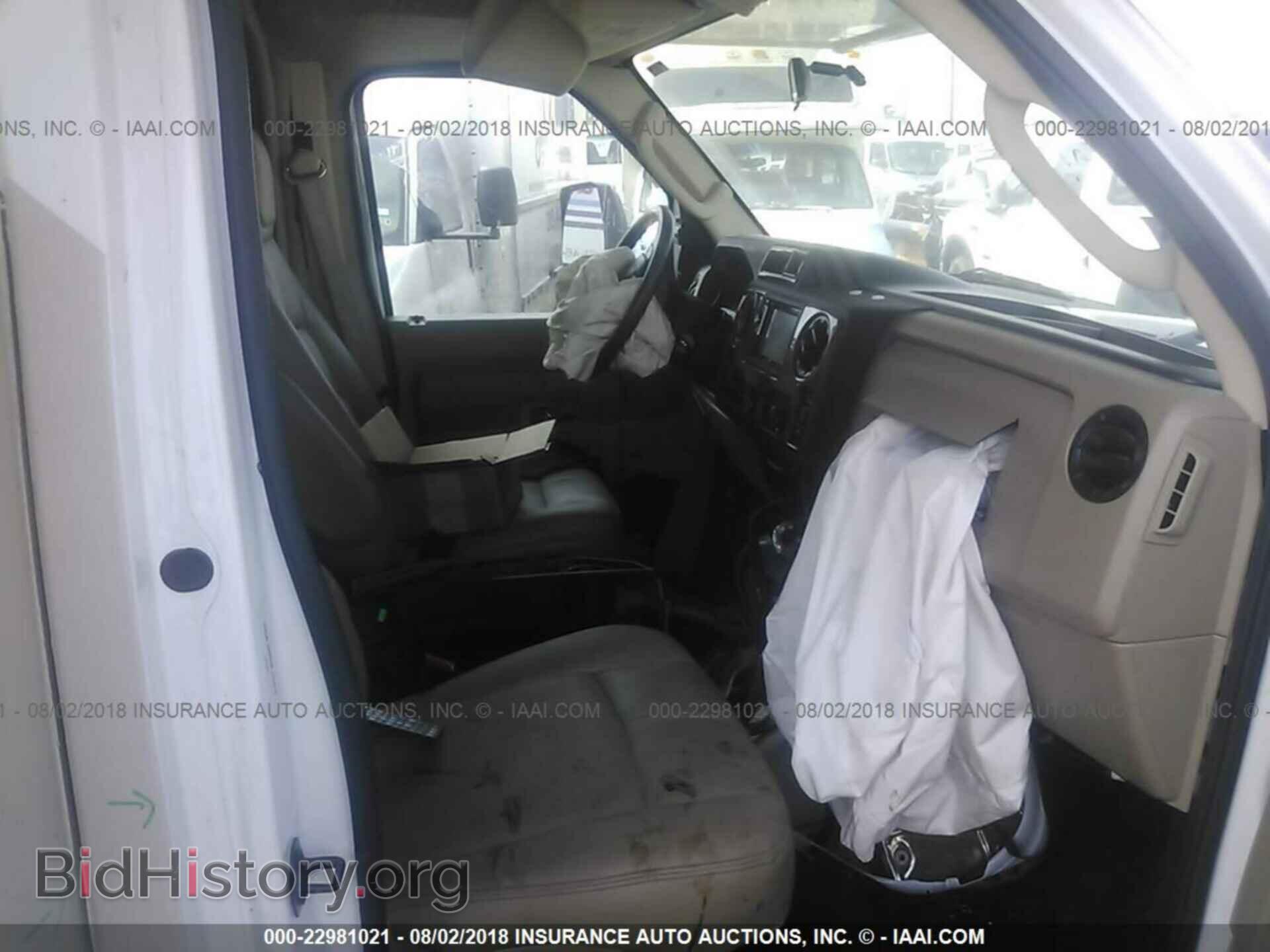 2017 Ford Econoline - VIN: 1FDXE4FS2HDC46905 - Фото 5
