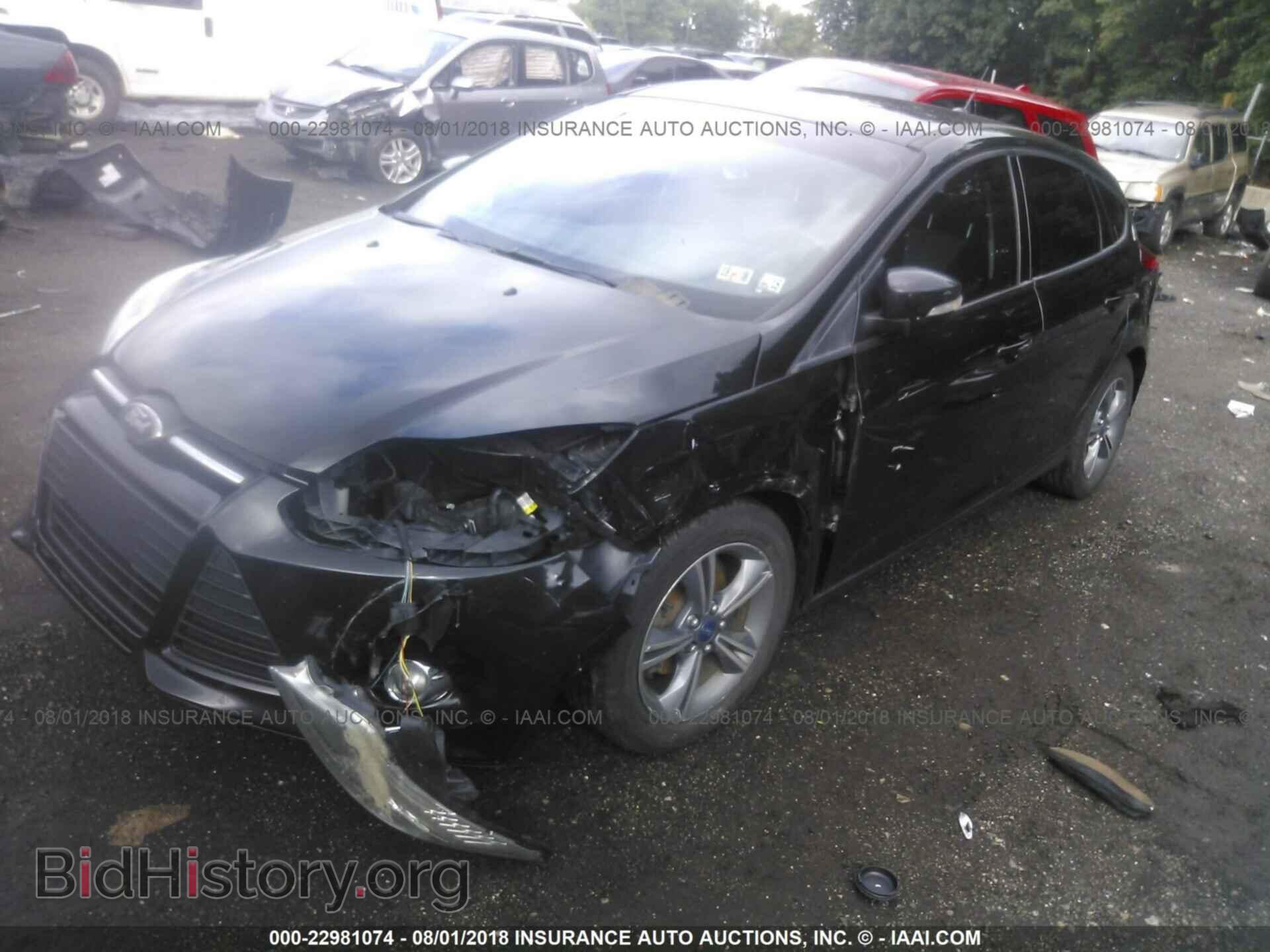 2014 Ford Focus - VIN: 1FADP3K28EL244147 - Фото 2