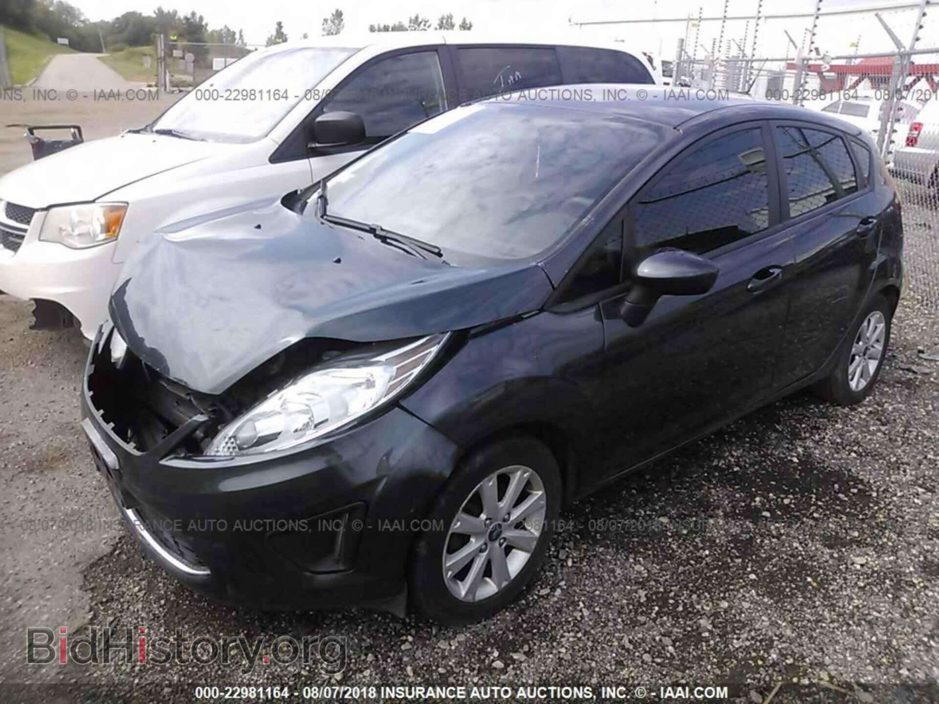 2011 Ford Fiesta - VIN: 3FADP4EJ1BM223336 - Фото 2