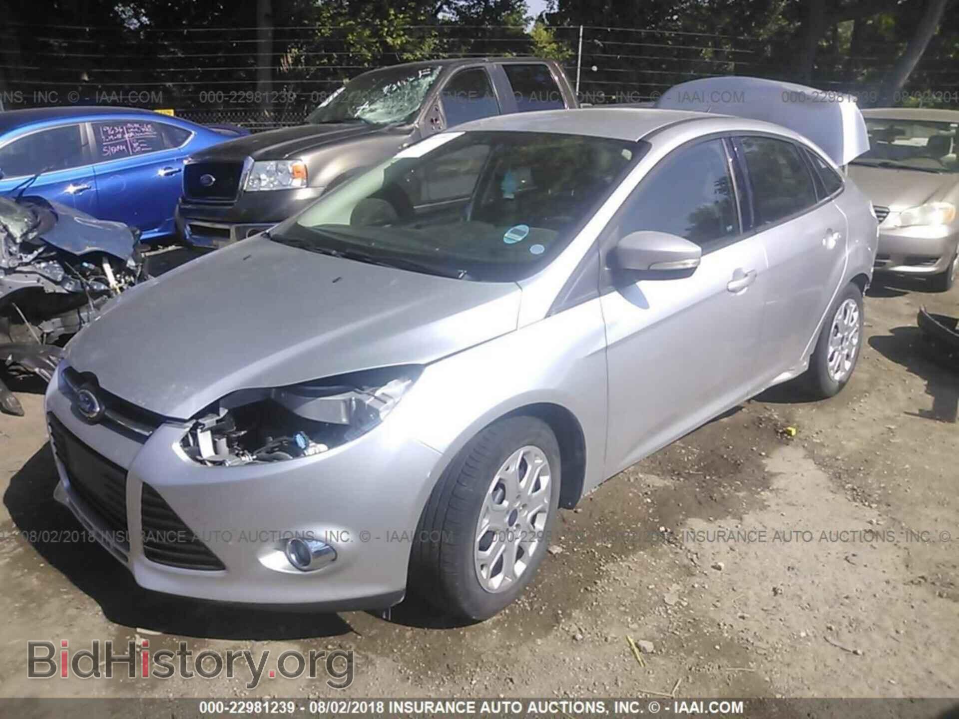 2012 Ford Focus - VIN: 1FAHP3F23CL475109 - Фото 2