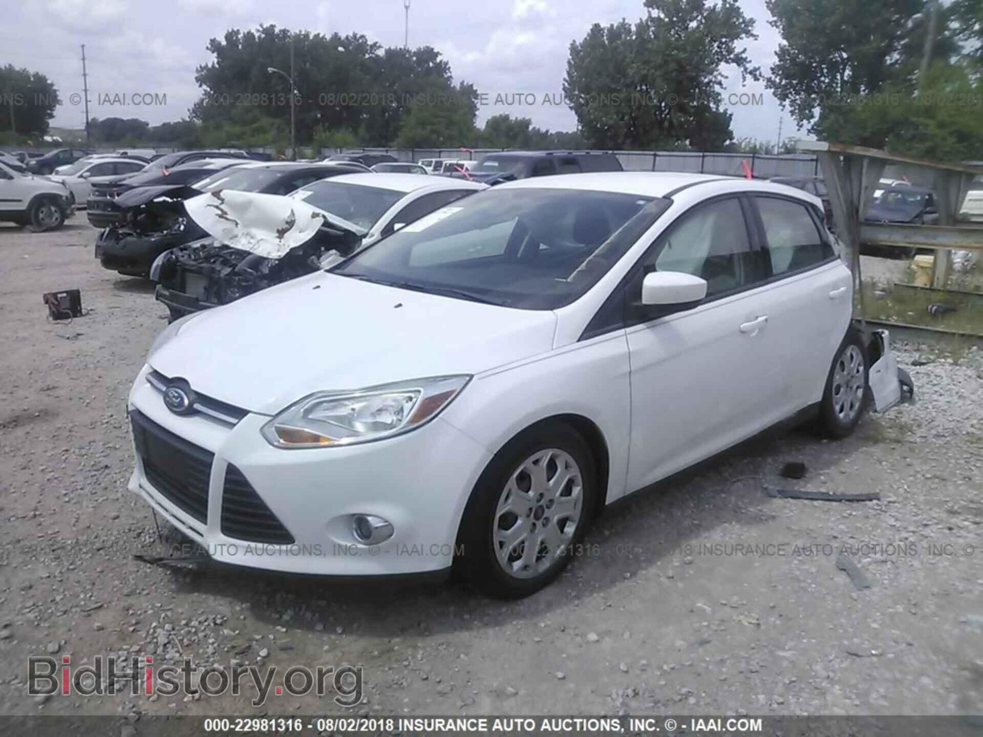 2012 Ford Focus - VIN: 1FAHP3F2XCL201888 - Фото 2