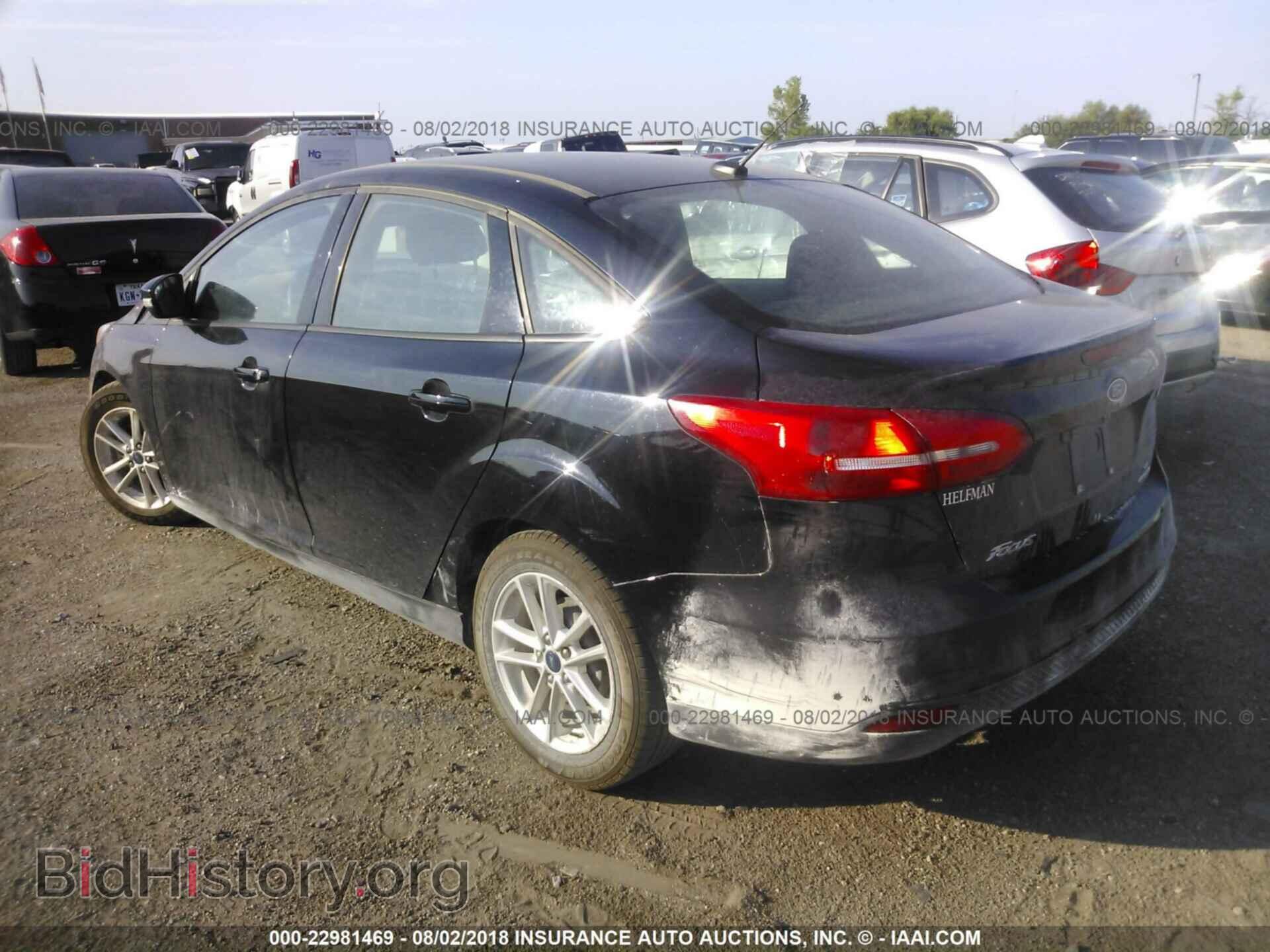 2016 Ford Focus - VIN: 1FADP3F24GL404697 - Photo 3