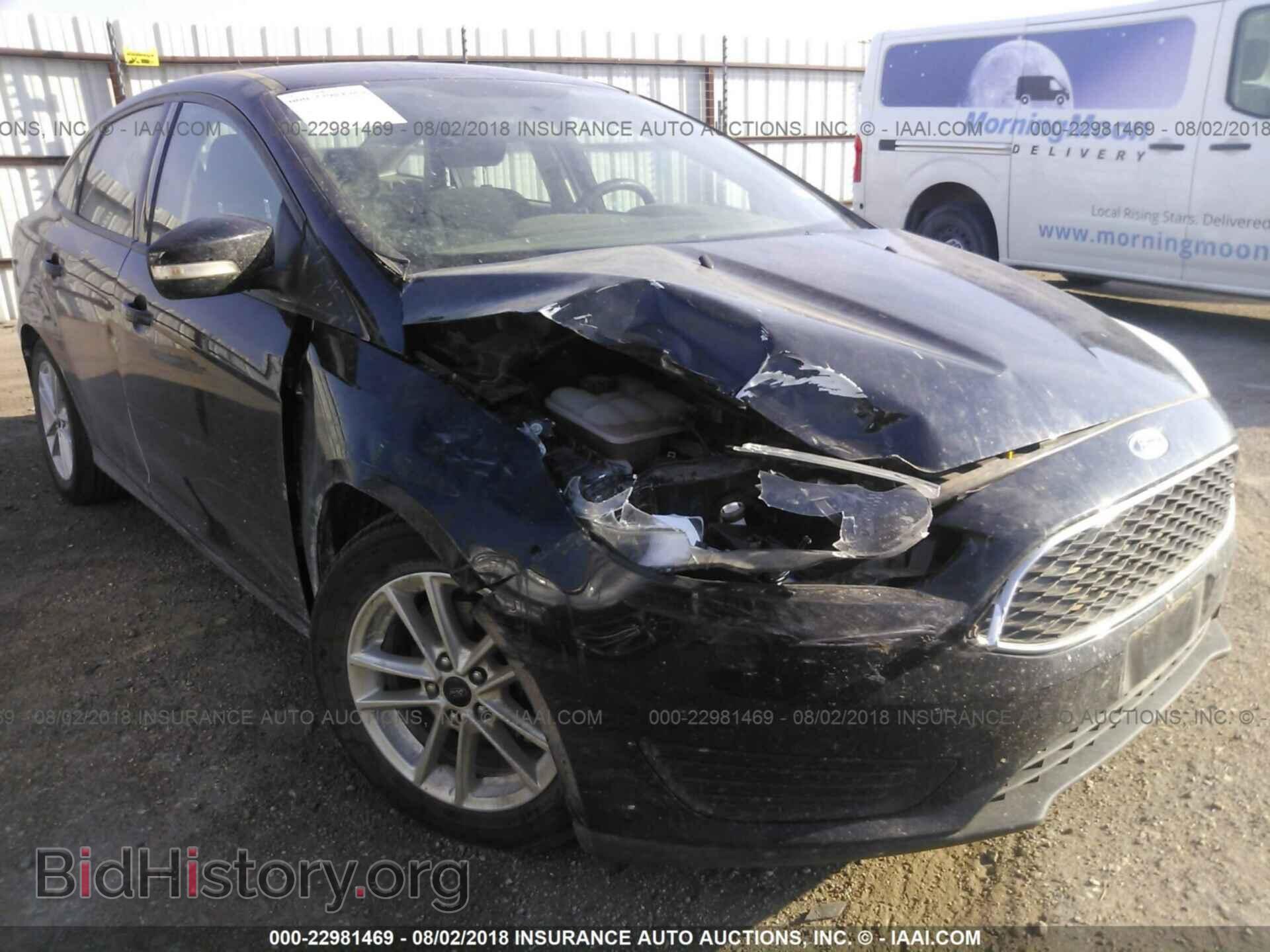 2016 Ford Focus - VIN: 1FADP3F24GL404697 - Photo 6