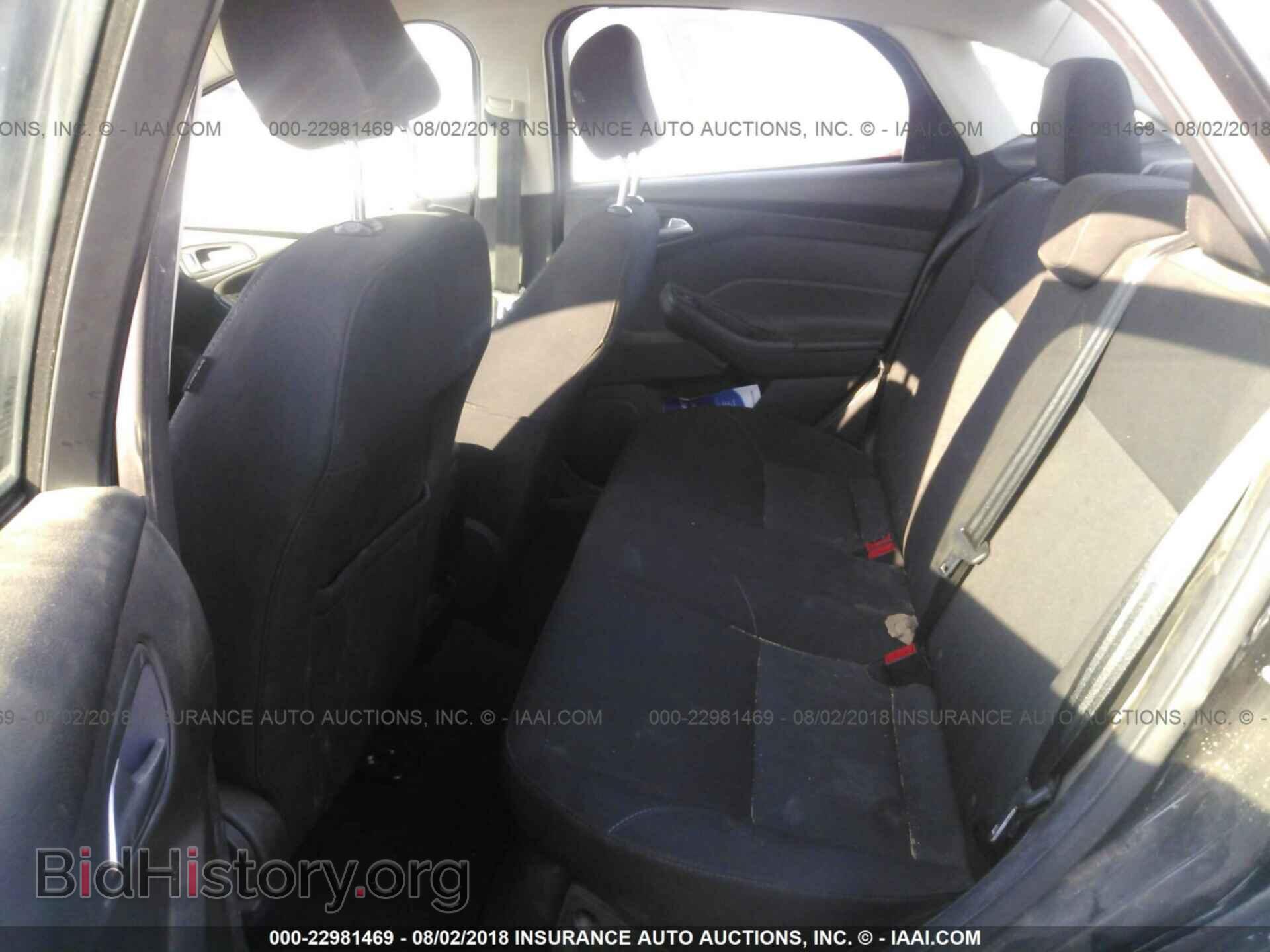 2016 Ford Focus - VIN: 1FADP3F24GL404697 - Photo 8