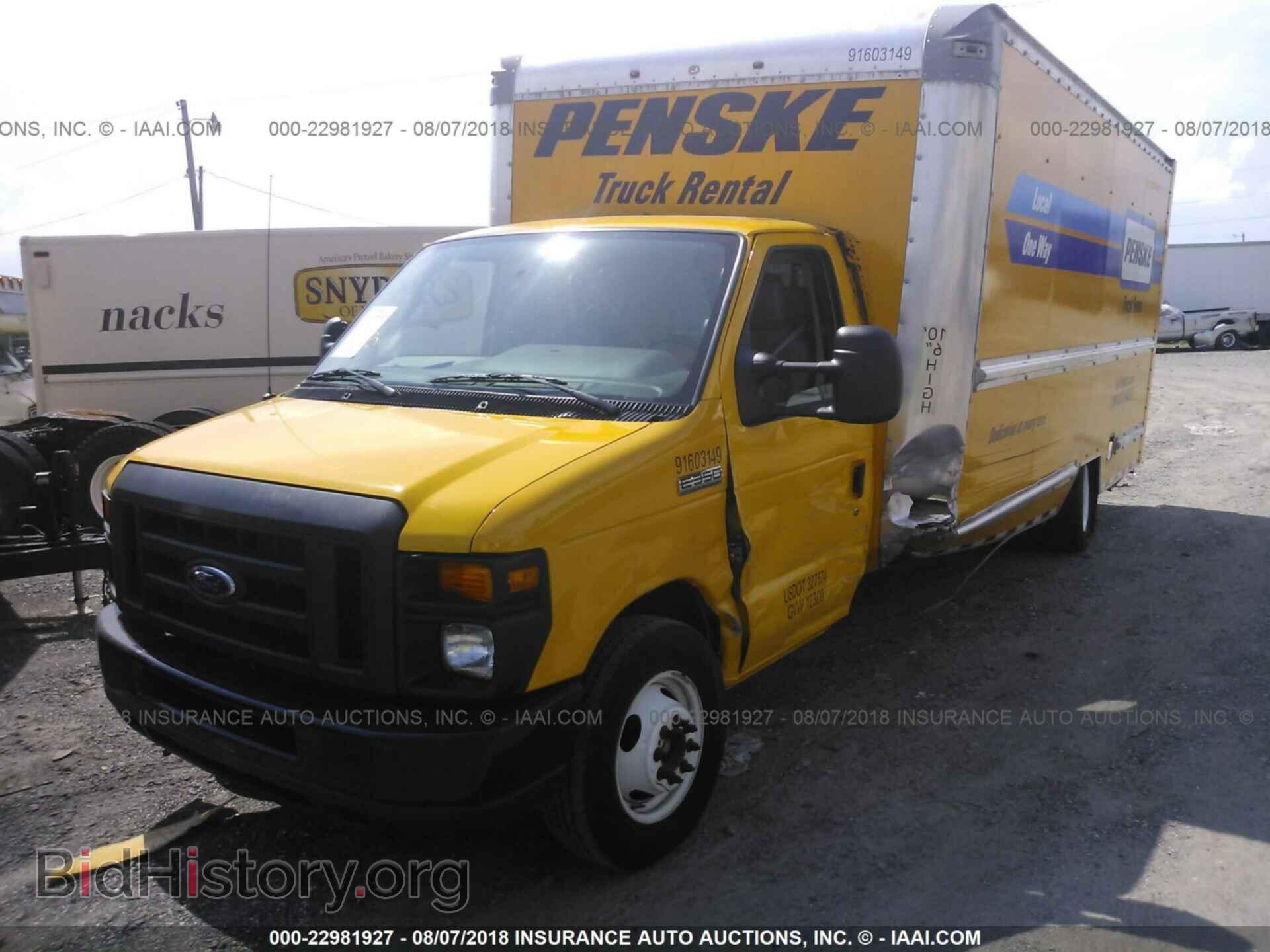 2016 Ford Econoline - VIN: 1FDWE3FS5GDC41475 - Фото 2