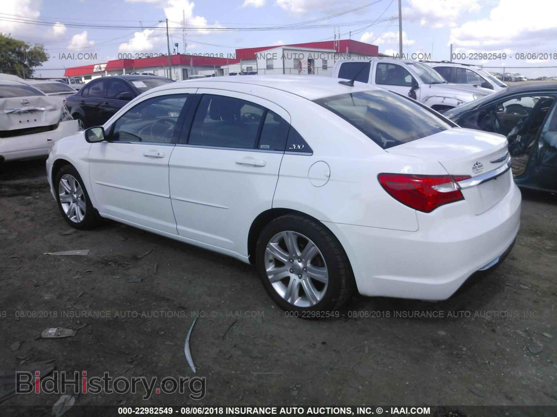 2013 Chrysler 200 - VIN: 1C3CCBBB8DN656412 - Photo 3