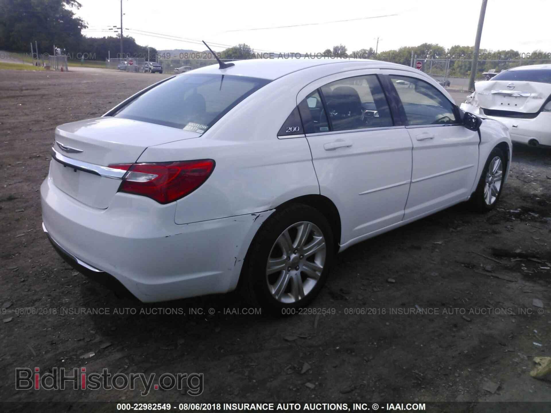 2013 Chrysler 200 - VIN: 1C3CCBBB8DN656412 - Photo 4