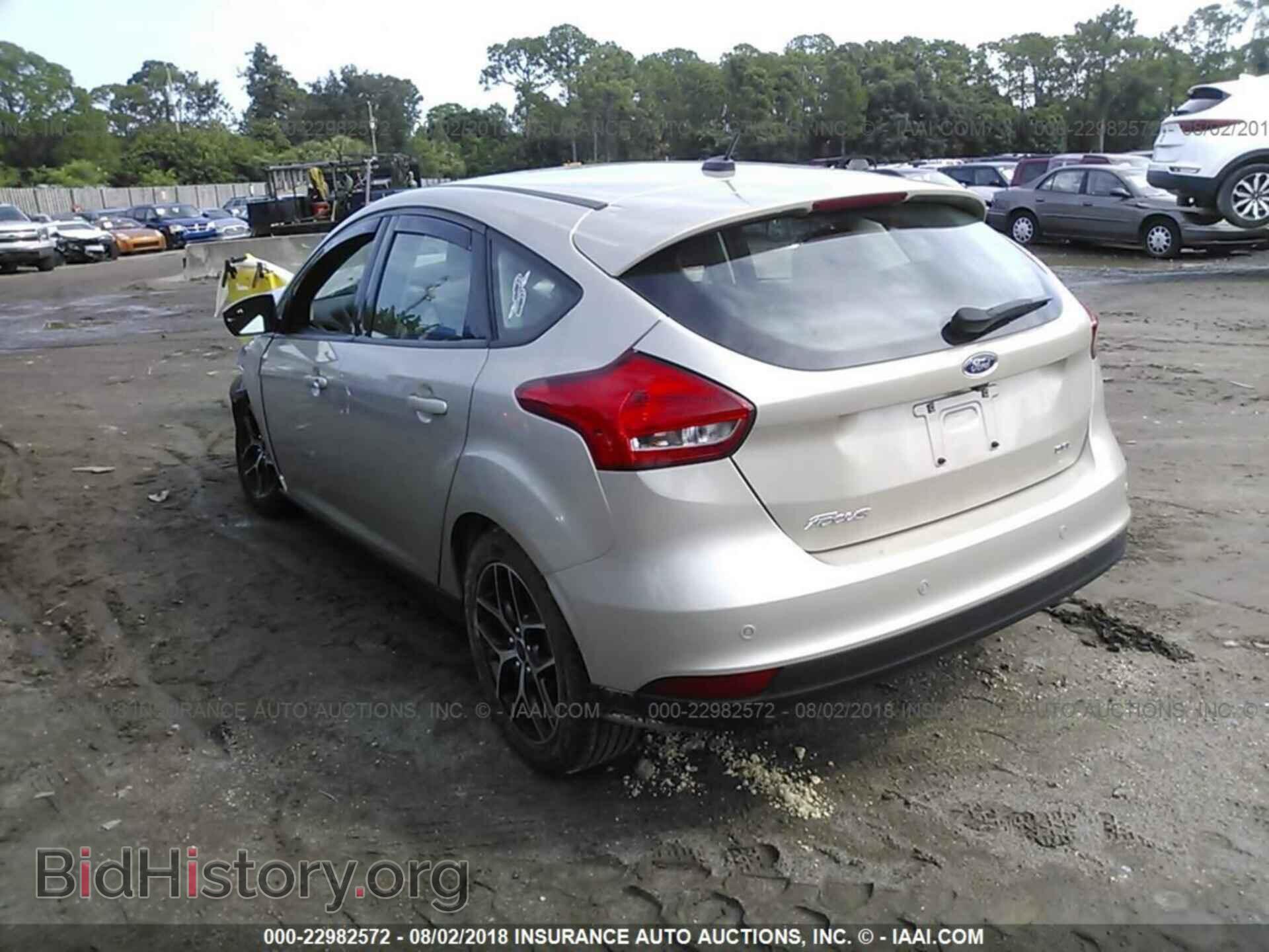 2017 Ford Focus - VIN: 1FADP3M29HL202281 - Photo 3