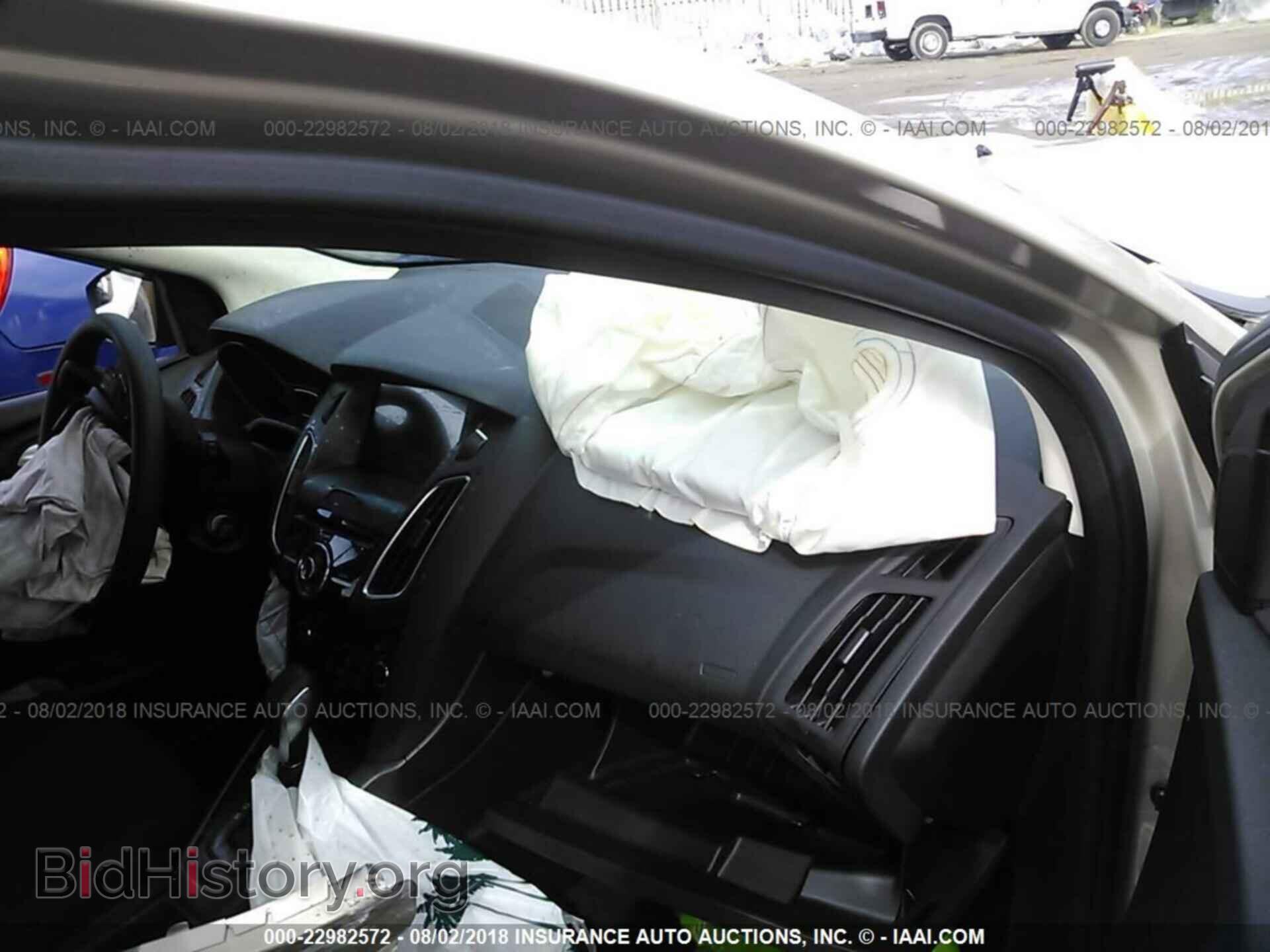 2017 Ford Focus - VIN: 1FADP3M29HL202281 - Photo 5