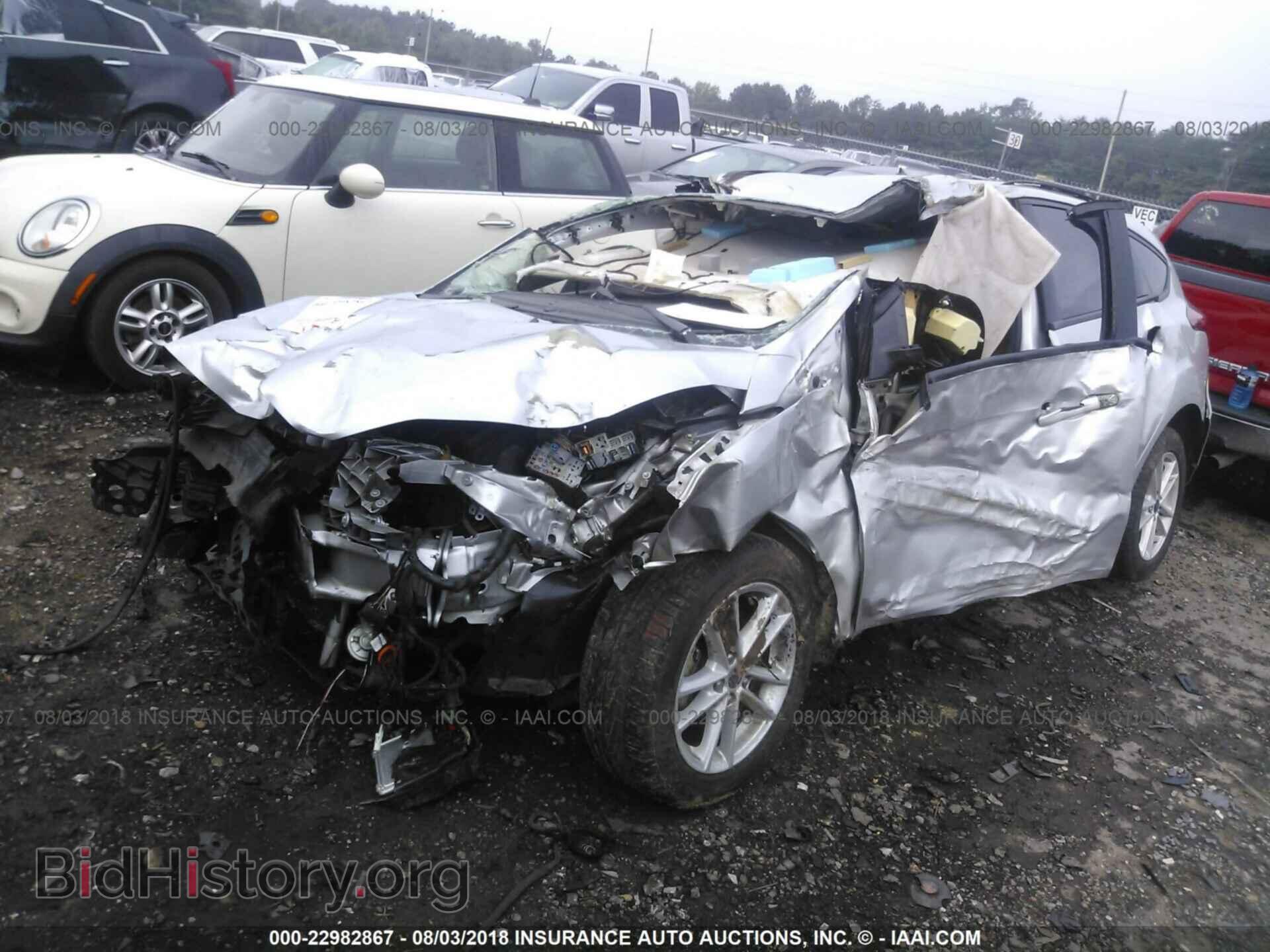 2016 Ford Focus - VIN: 1FADP3K21GL279647 - Photo 2