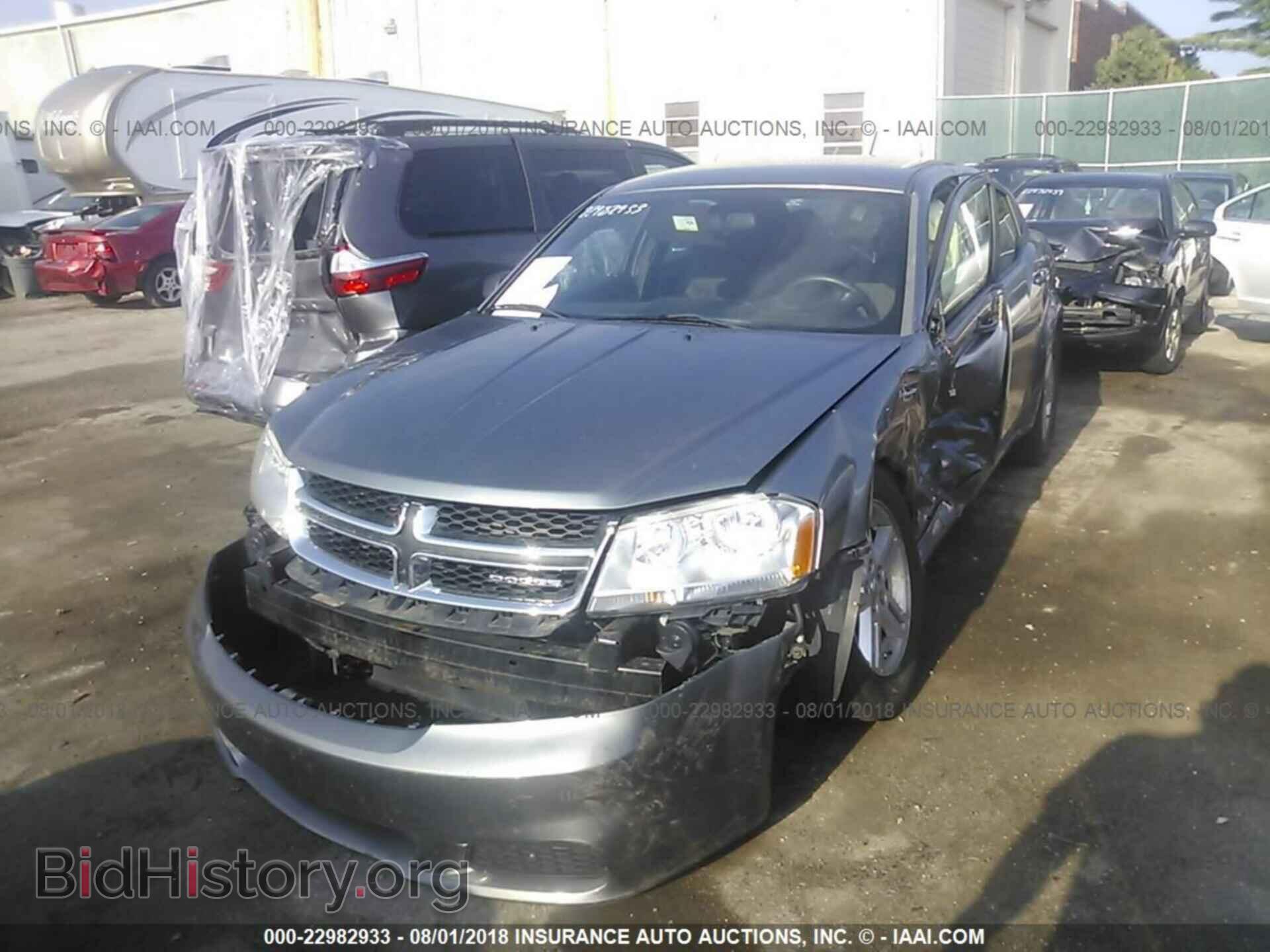 2011 Dodge Avenger - VIN: 1B3BD4FBXBN616938 - Фото 2