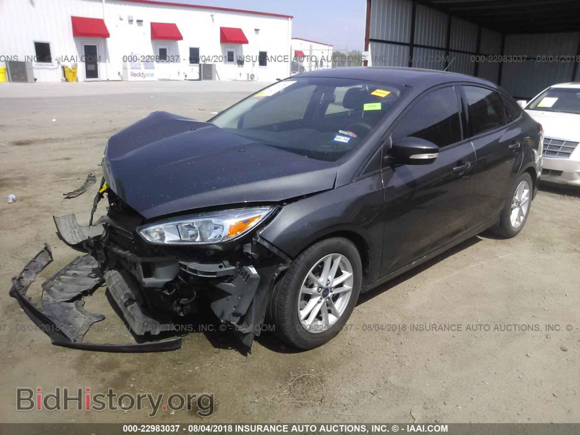 2016 Ford Focus - VIN: 1FADP3F26GL264569 - Photo 2