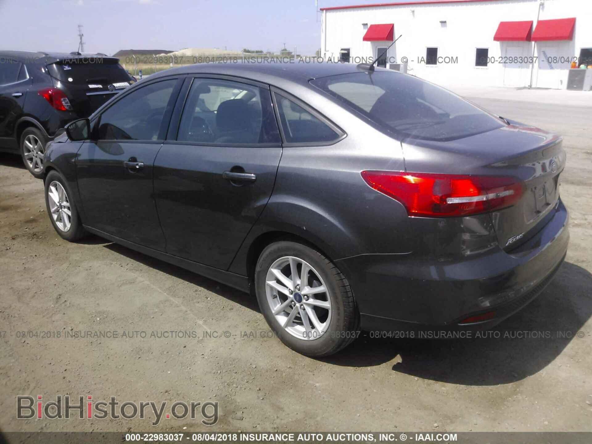 2016 Ford Focus - VIN: 1FADP3F26GL264569 - Photo 3