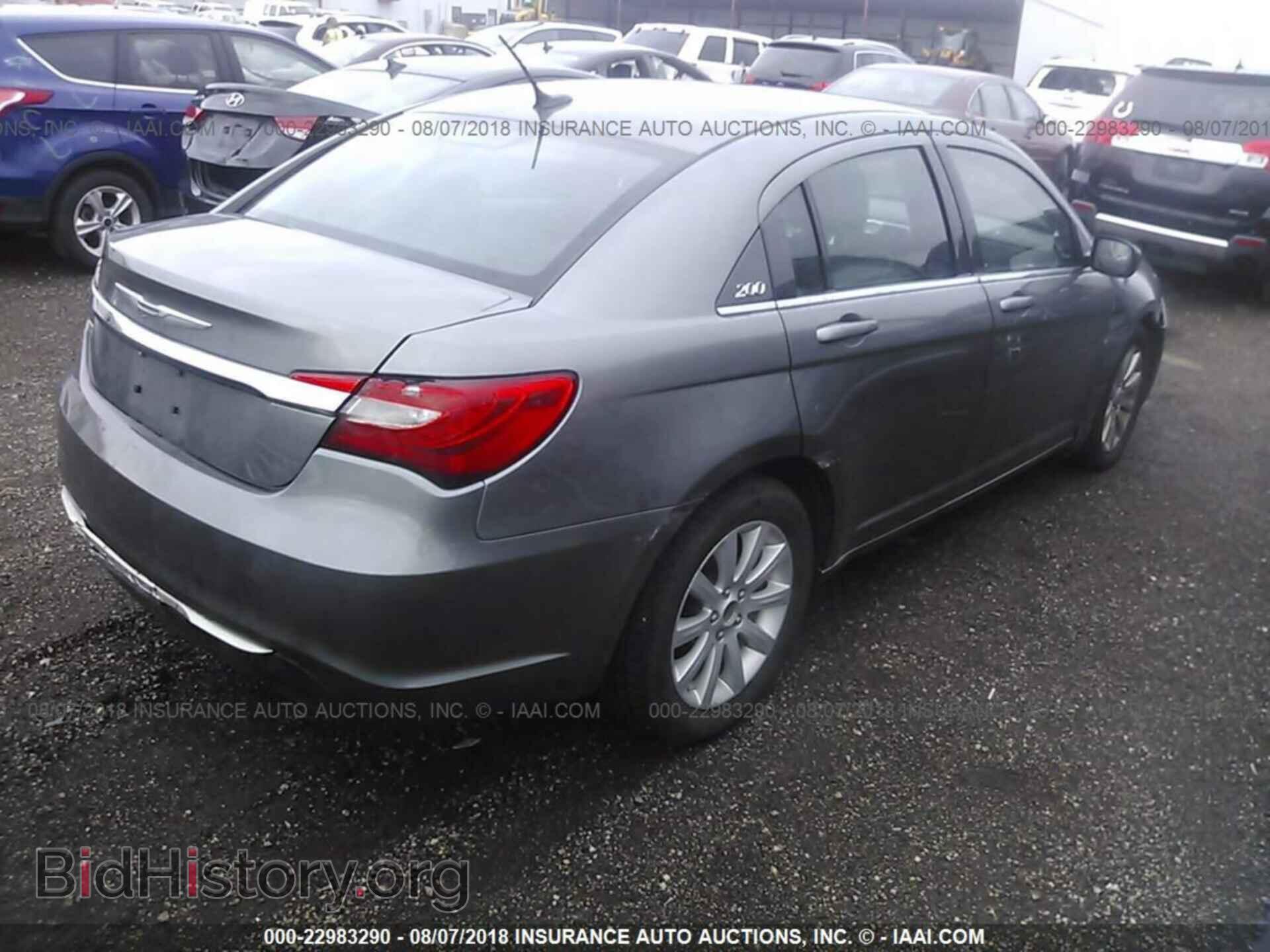 2013 Chrysler 200 - VIN: 1C3CCBBG2DN527772 - Фото 4