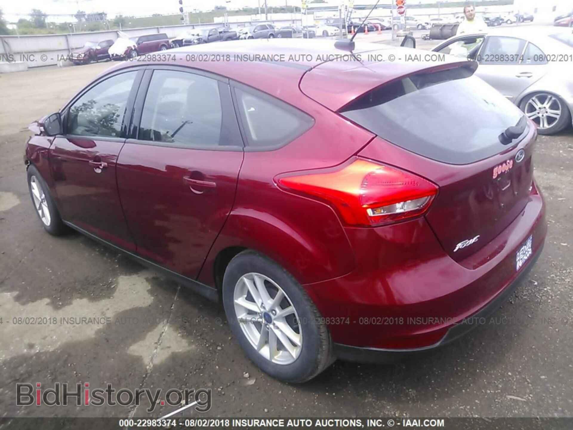 2017 Ford Focus - VIN: 1FADP3K28HL295037 - Photo 3