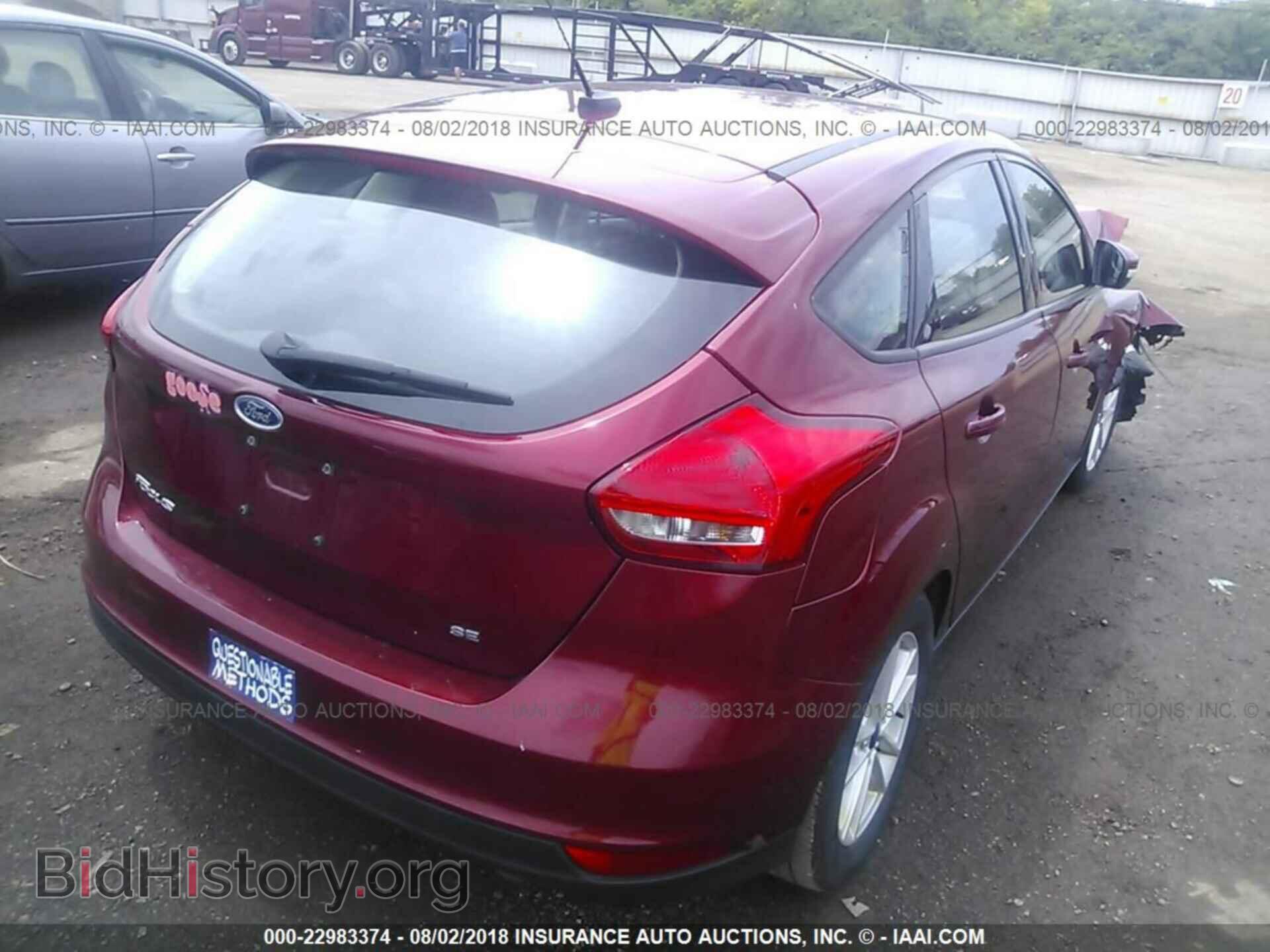 2017 Ford Focus - VIN: 1FADP3K28HL295037 - Photo 4