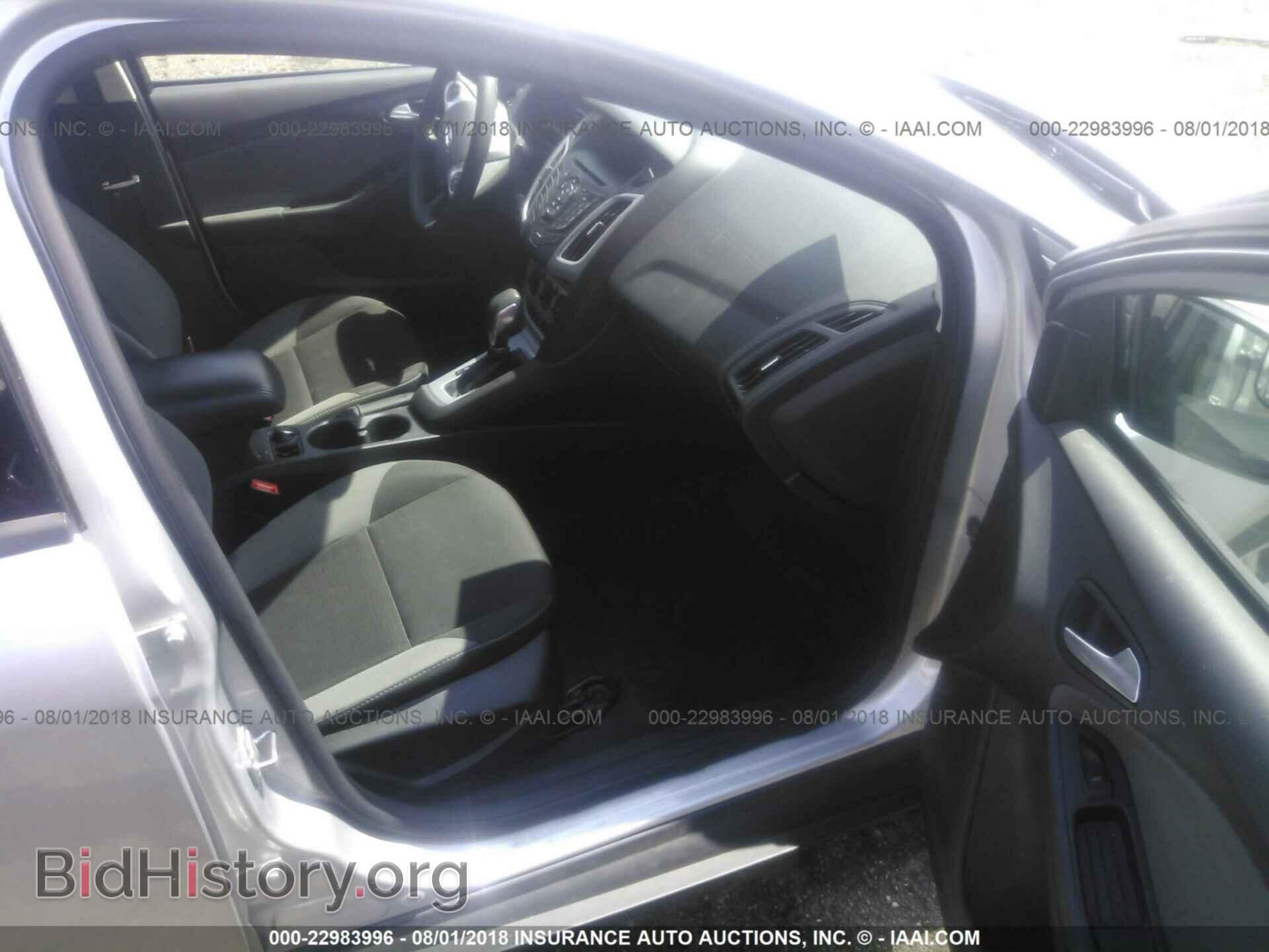 2014 Ford Focus - VIN: 1FADP3F21EL104628 - Photo 5