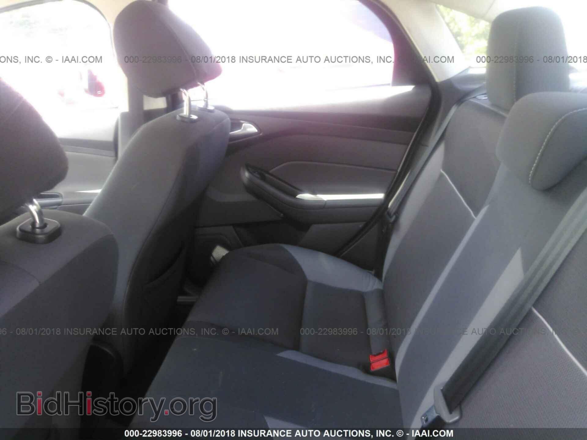 2014 Ford Focus - VIN: 1FADP3F21EL104628 - Photo 8