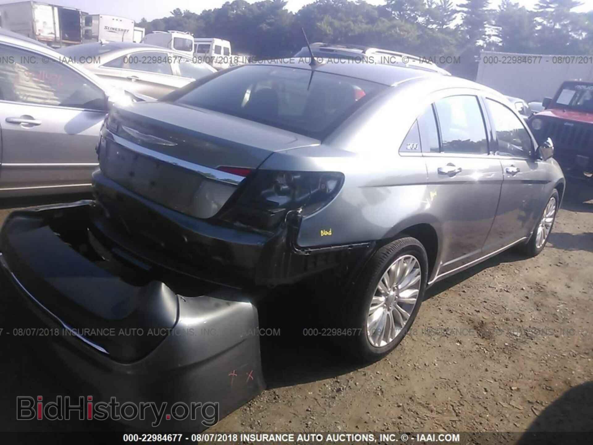 2012 Chrysler 200 - VIN: 1C3CCBCB0CN121099 - Photo 4