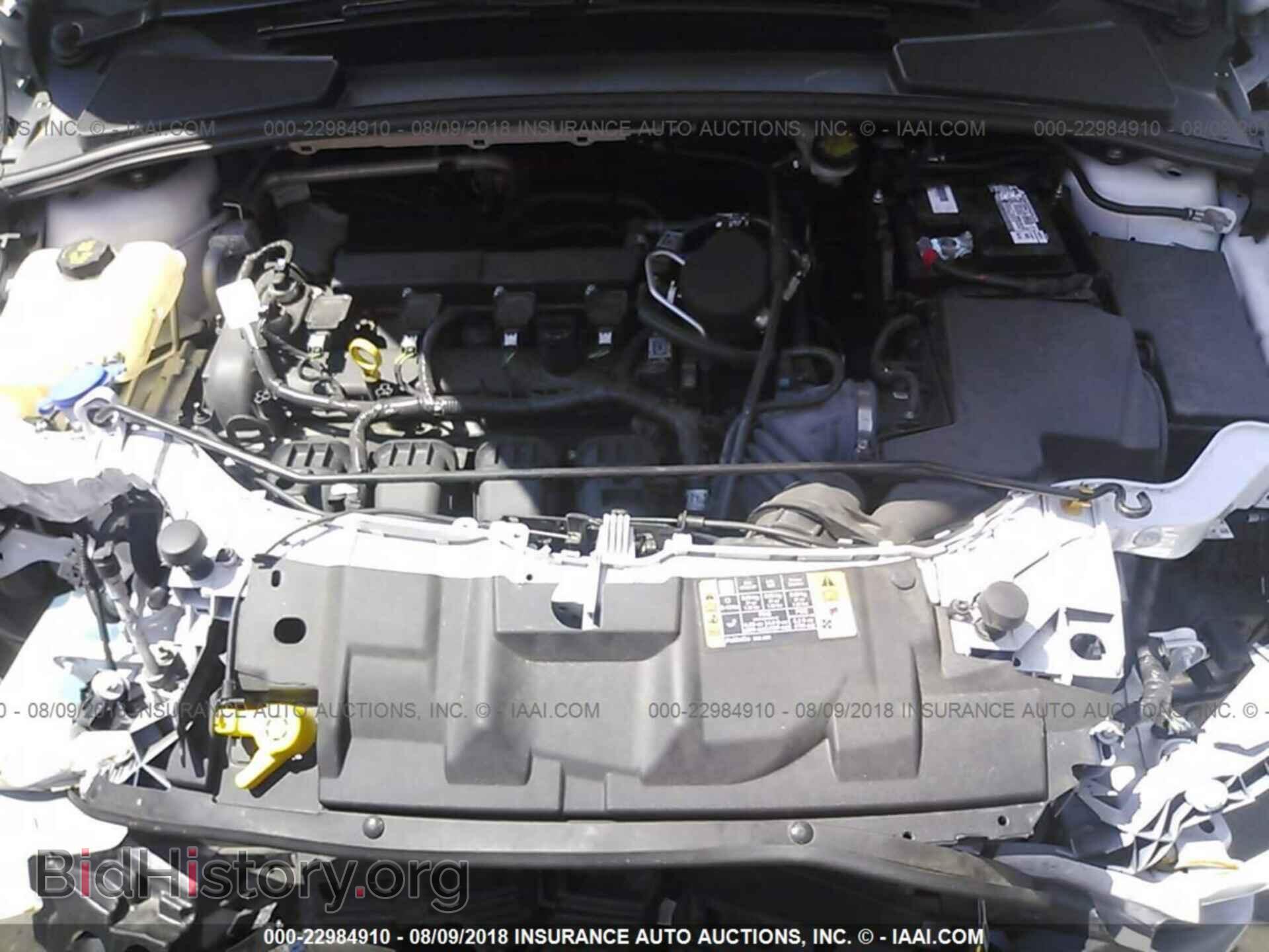 2016 Ford Focus - VIN: 1FADP3E24GL304665 - Photo 10