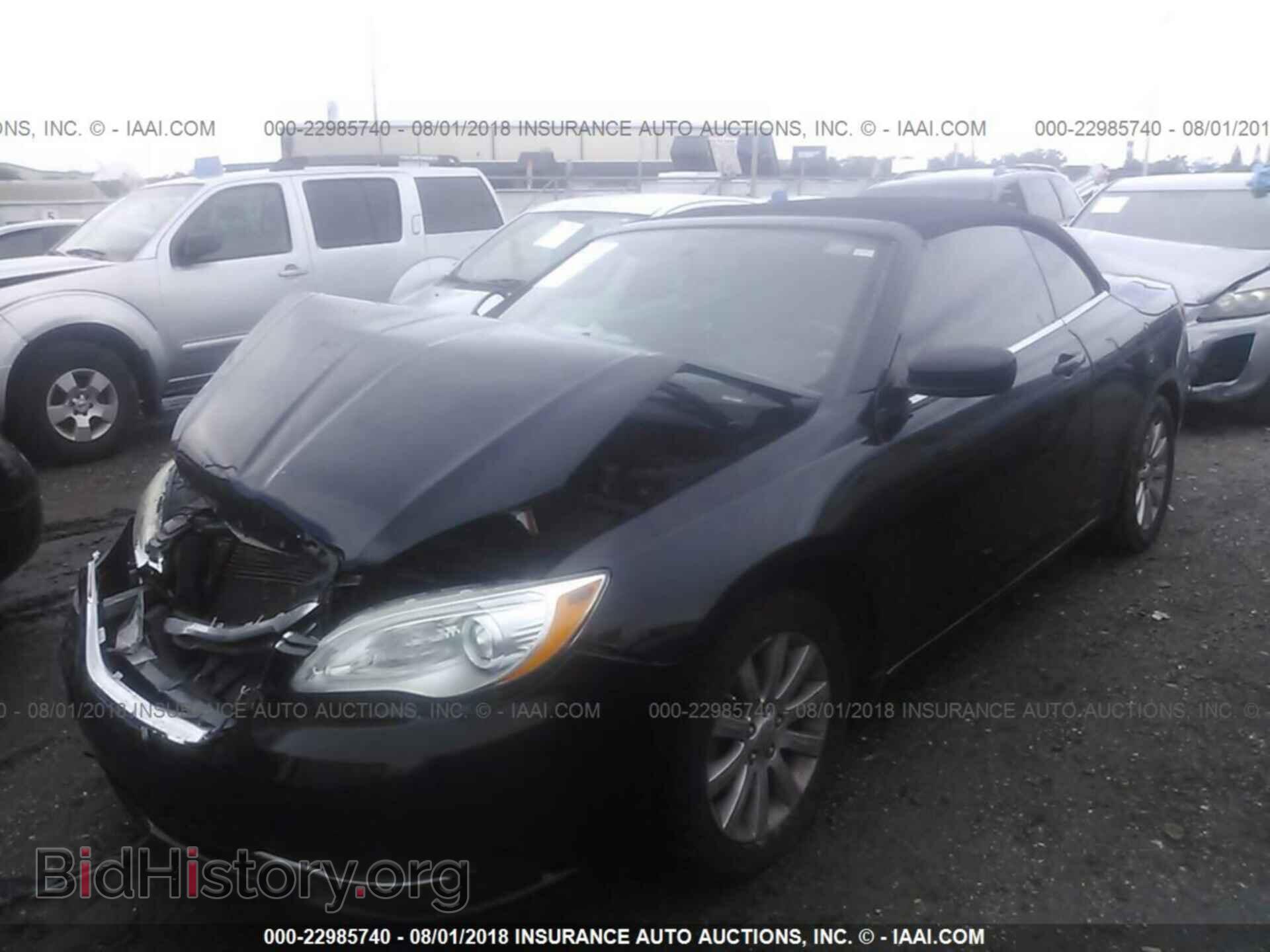 2013 Chrysler 200 - VIN: 1C3BCBEB0DN511775 - Photo 2