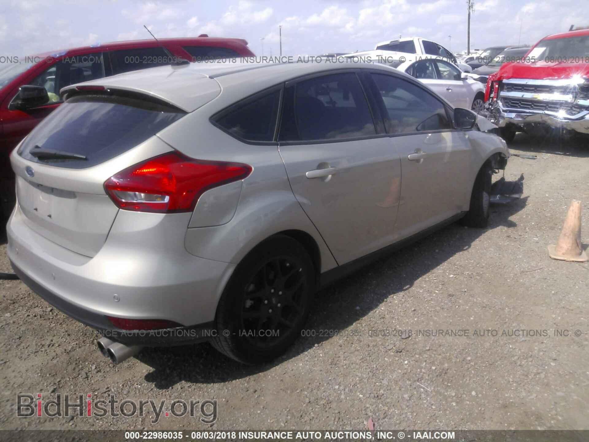 2016 Ford Focus - VIN: 1FADP3K26GL343875 - Photo 4