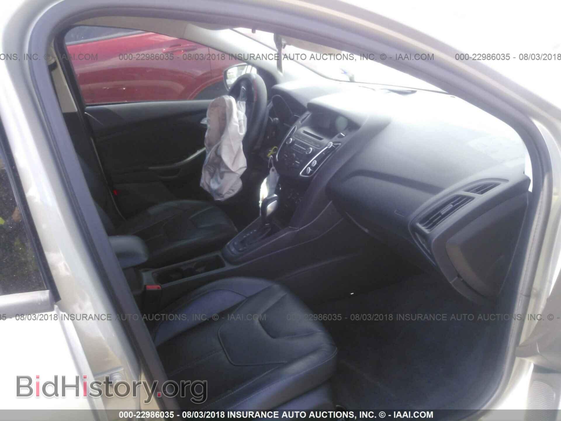 2016 Ford Focus - VIN: 1FADP3K26GL343875 - Photo 5