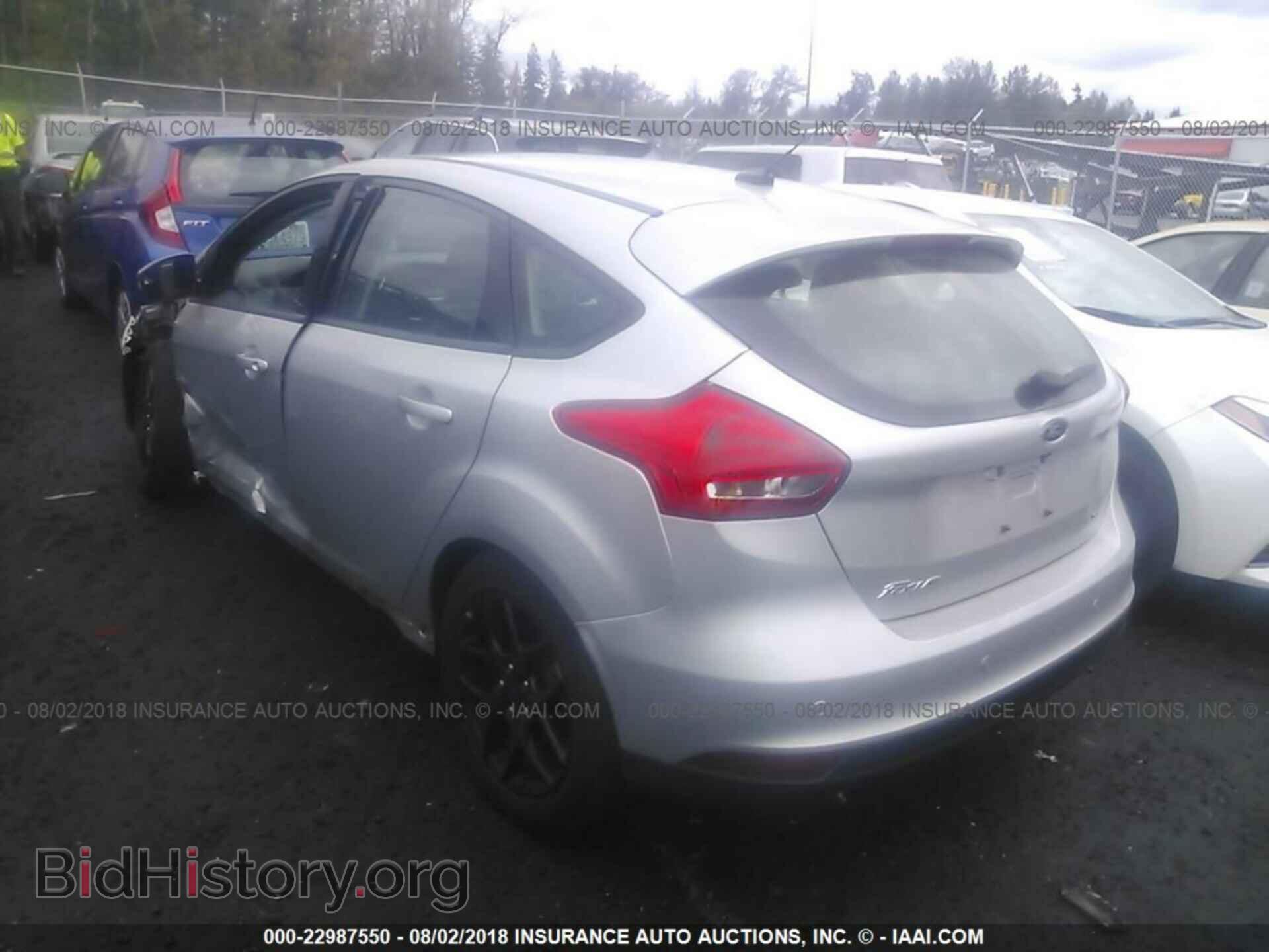2016 Ford Focus - VIN: 1FADP3K2XGL321927 - Фото 3