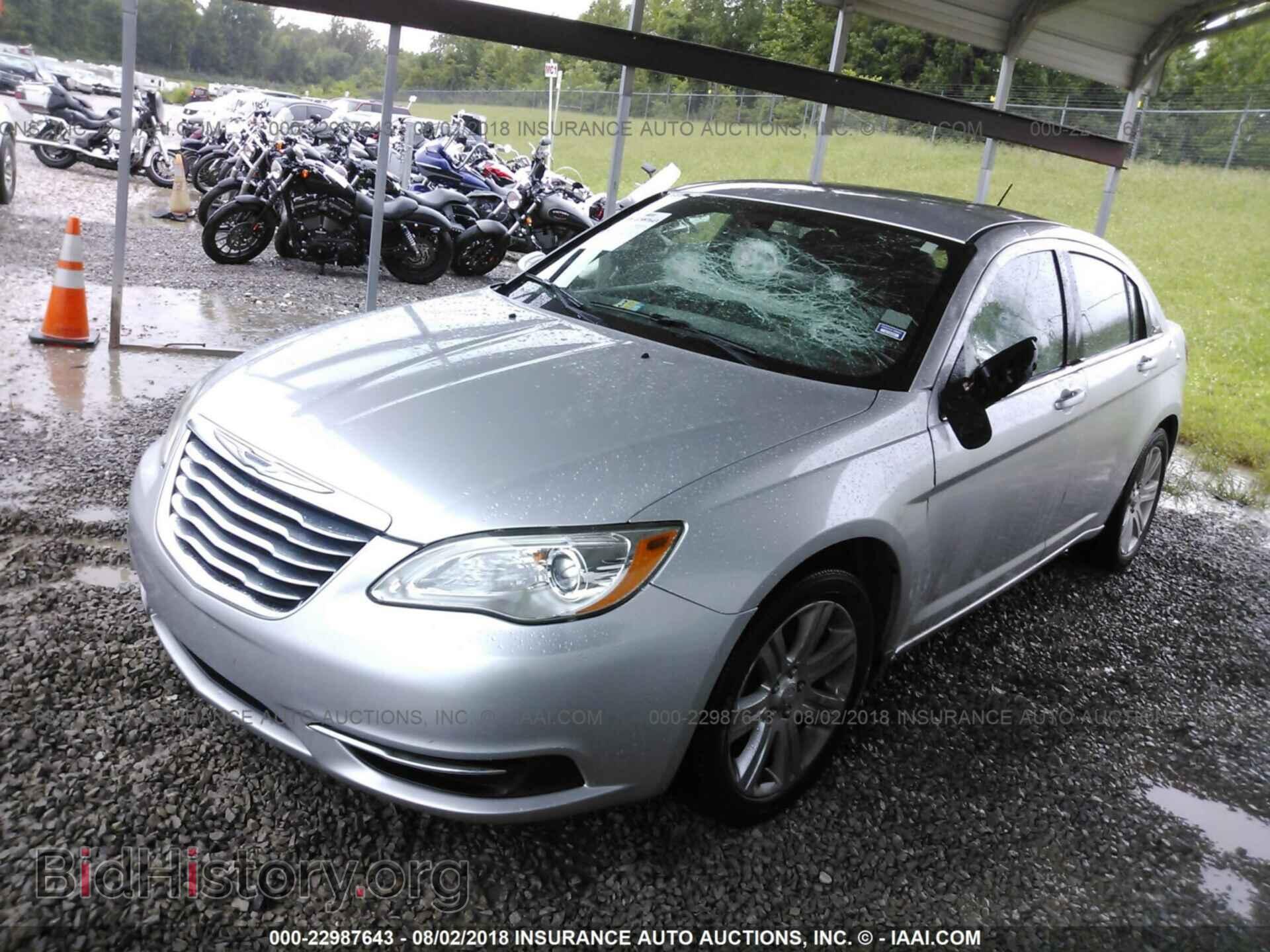 2011 Chrysler 200 - VIN: 1C3BC1FB4BN606510 - Фото 2