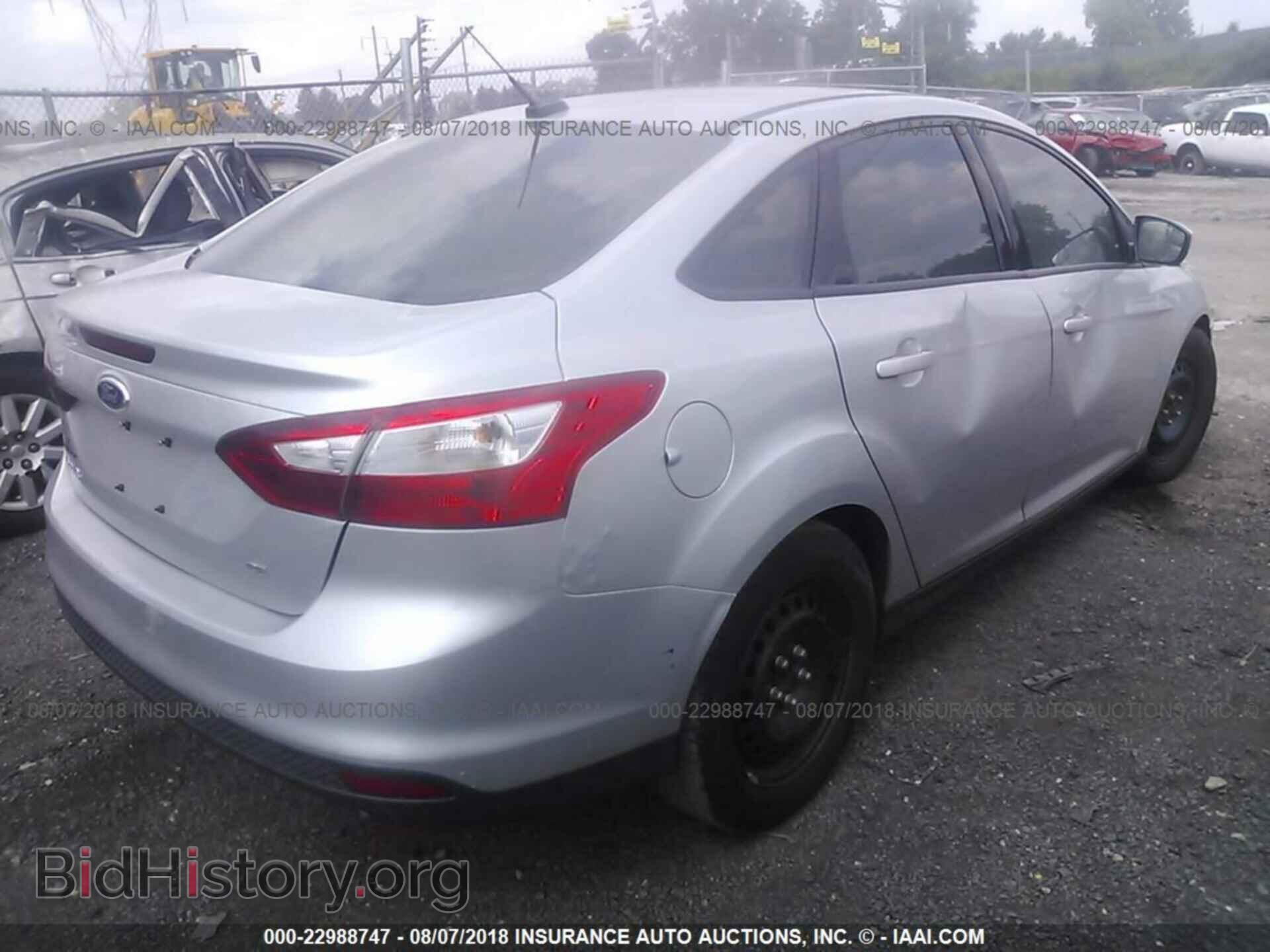 2012 Ford Focus - VIN: 1FAHP3F28CL161911 - Фото 4