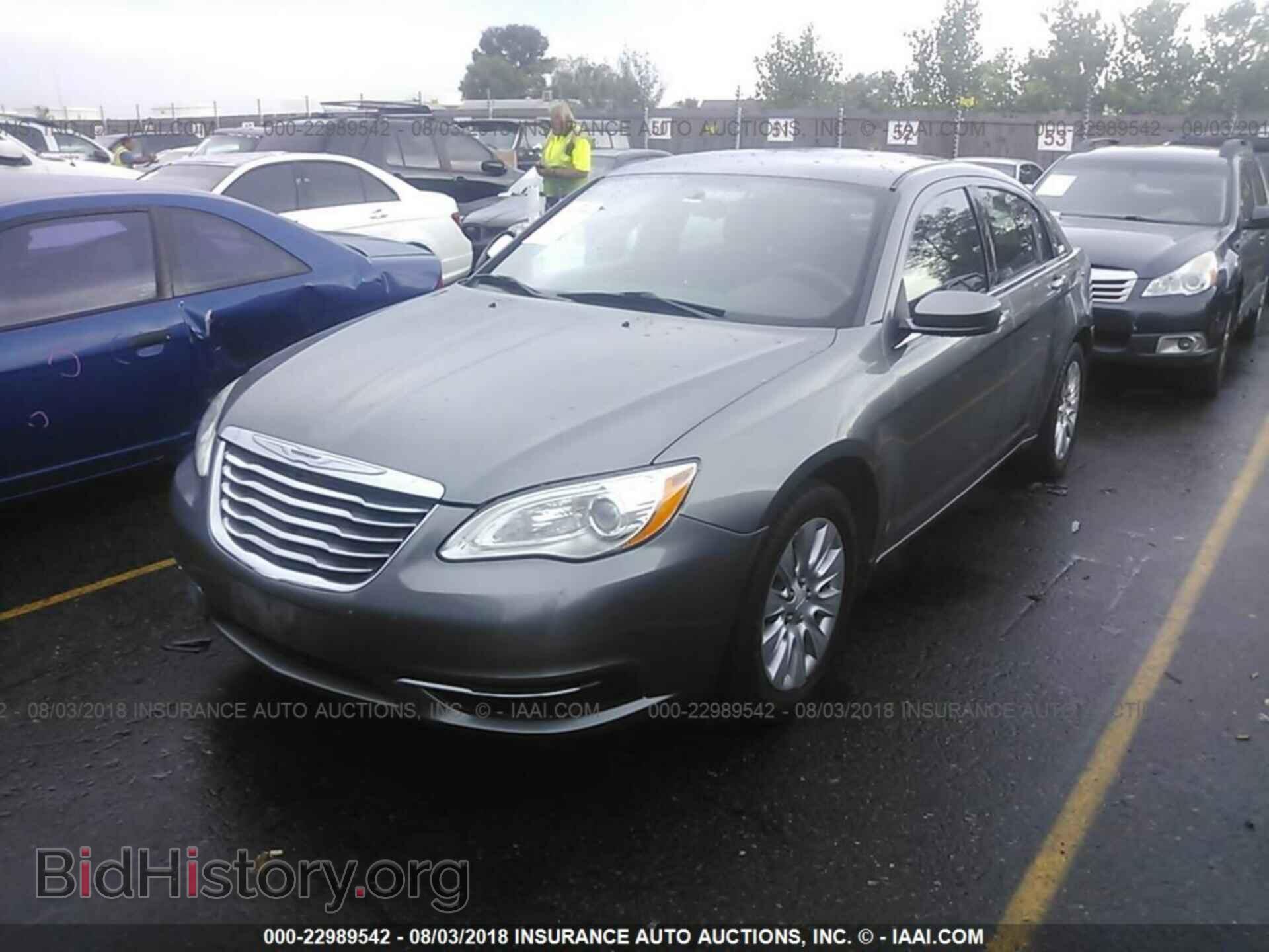 2012 Chrysler 200 - VIN: 1C3CCBAB7CN168973 - Фото 2