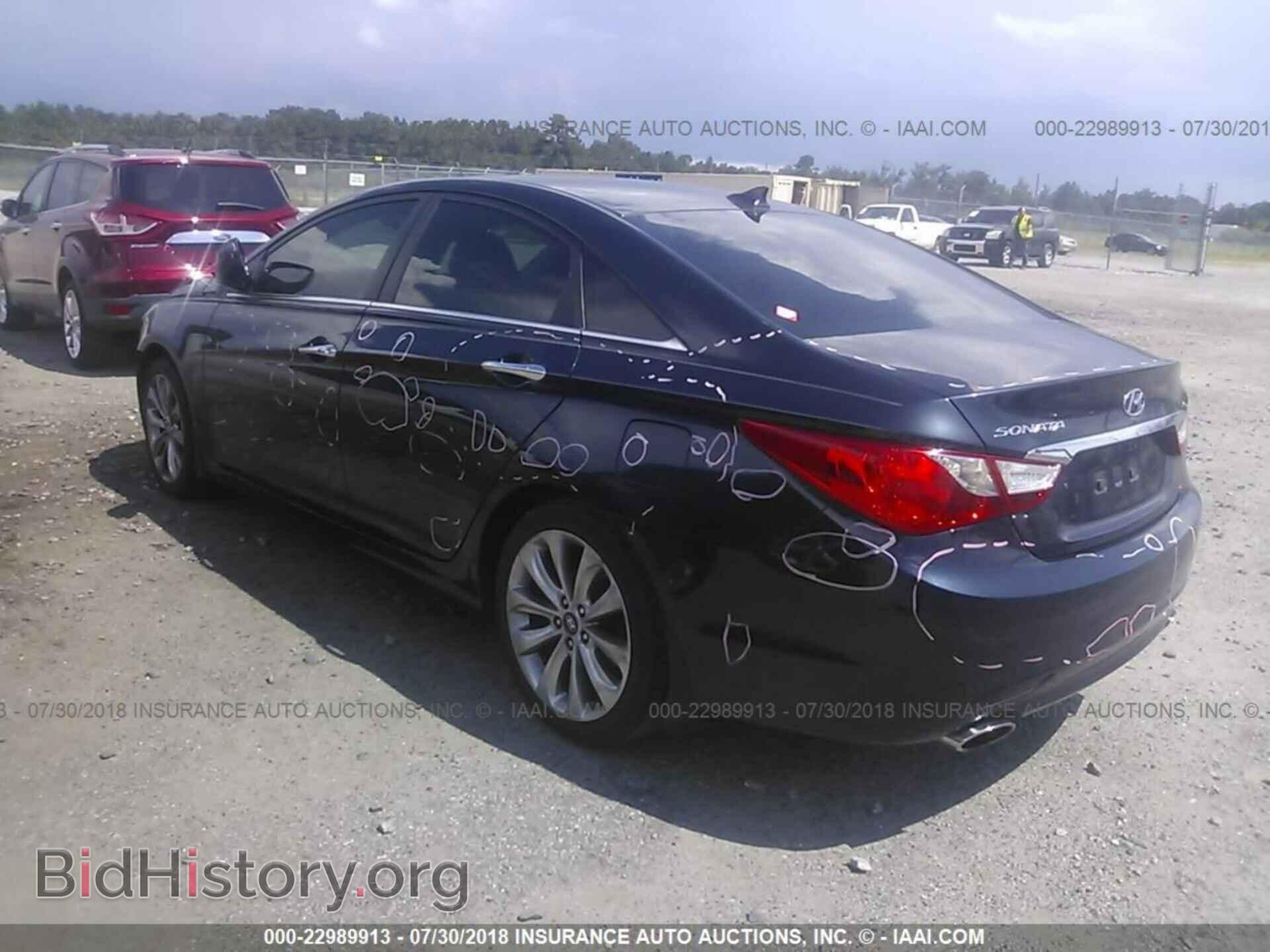 2012 Hyundai Sonata - VIN: 5NPEC4AC3CH470057 - Photo 3