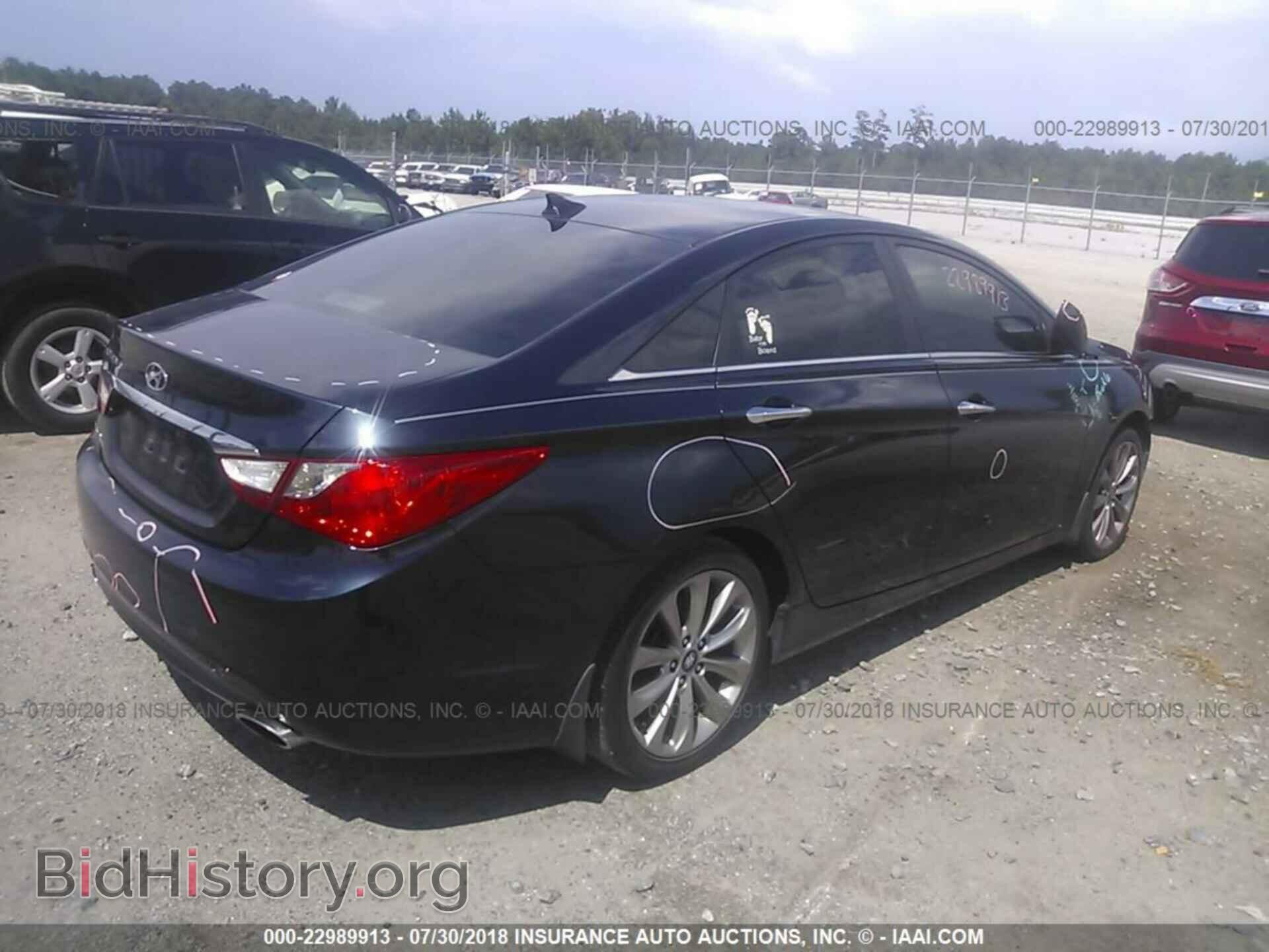 2012 Hyundai Sonata - VIN: 5NPEC4AC3CH470057 - Photo 4